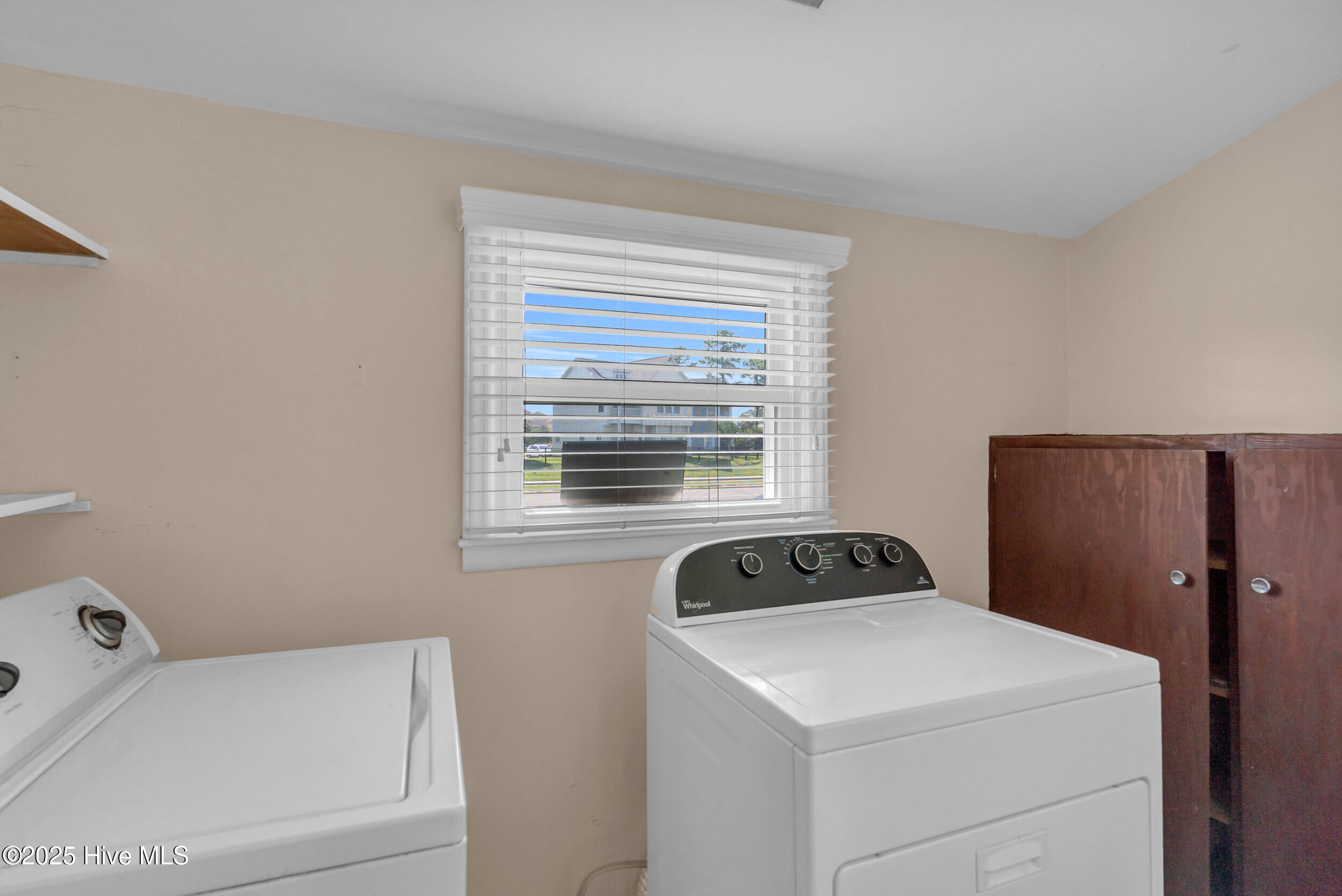 100526914 | Photo 14