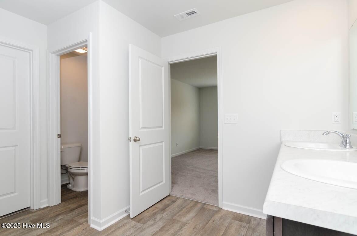 100560610 | Photo 15