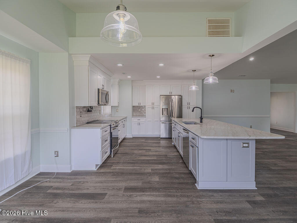 100563095 | Photo 13