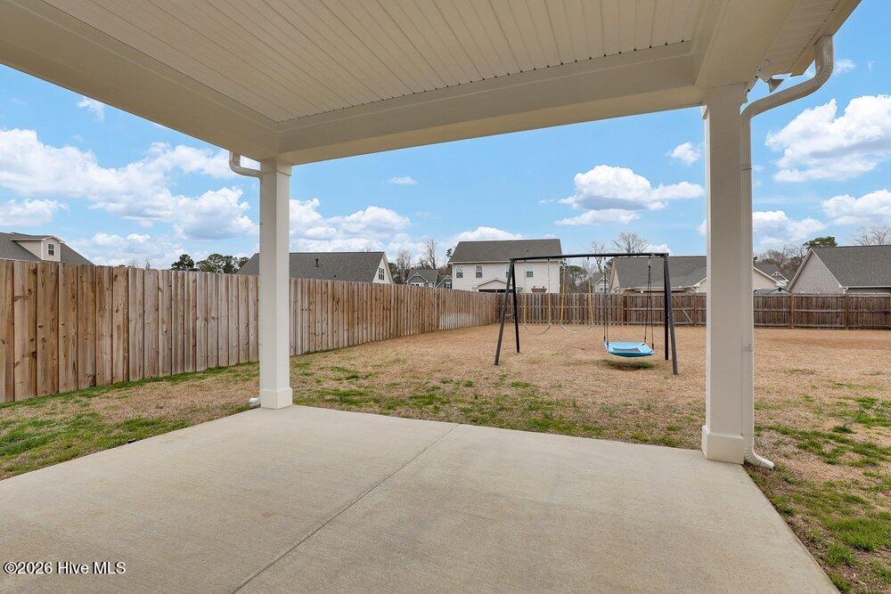 100558319 | Photo 28