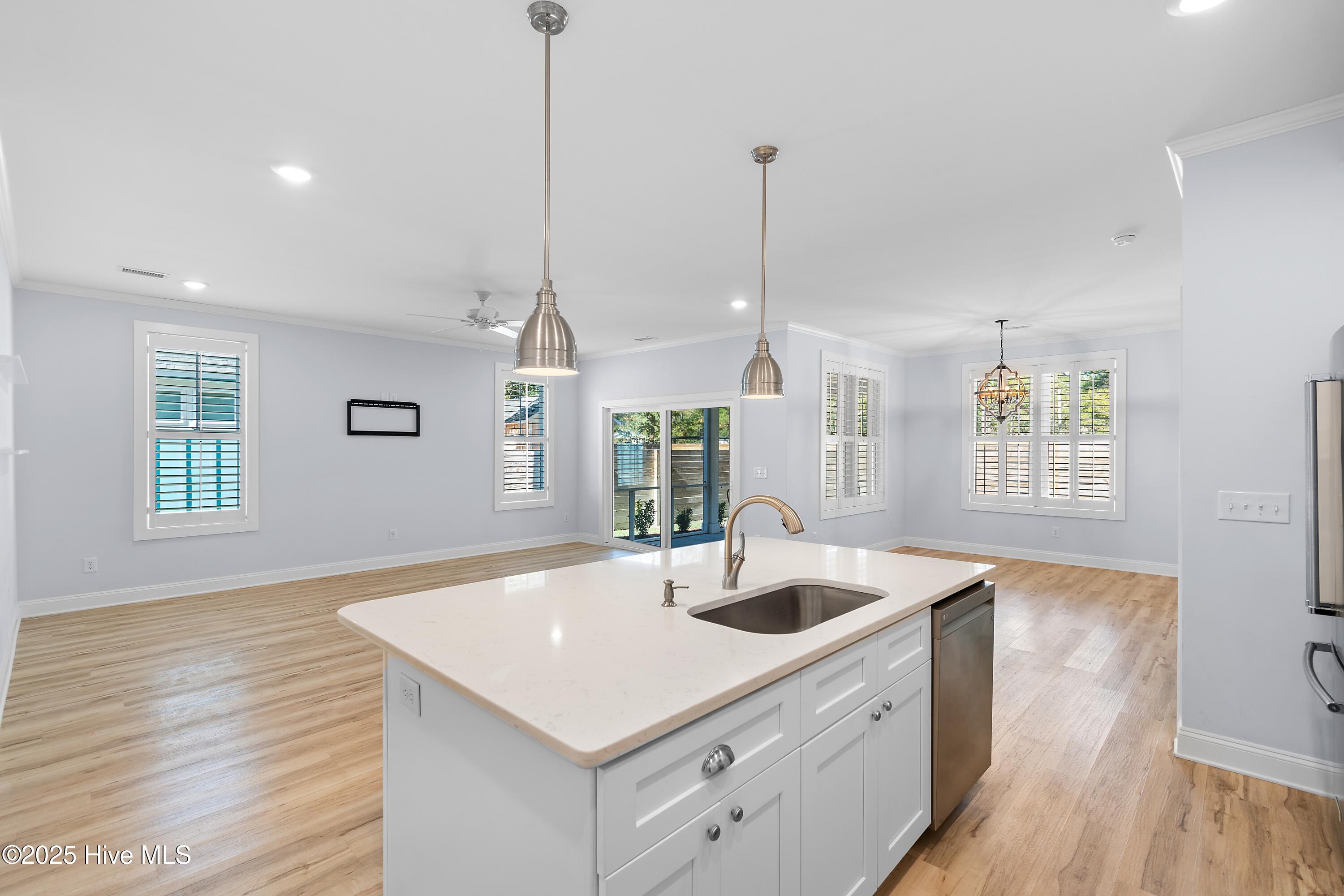 100541024 | Photo 13