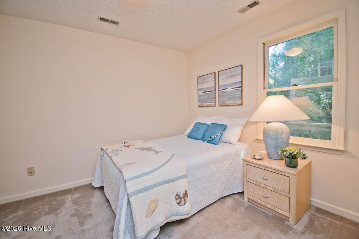 100570444 | Photo 13