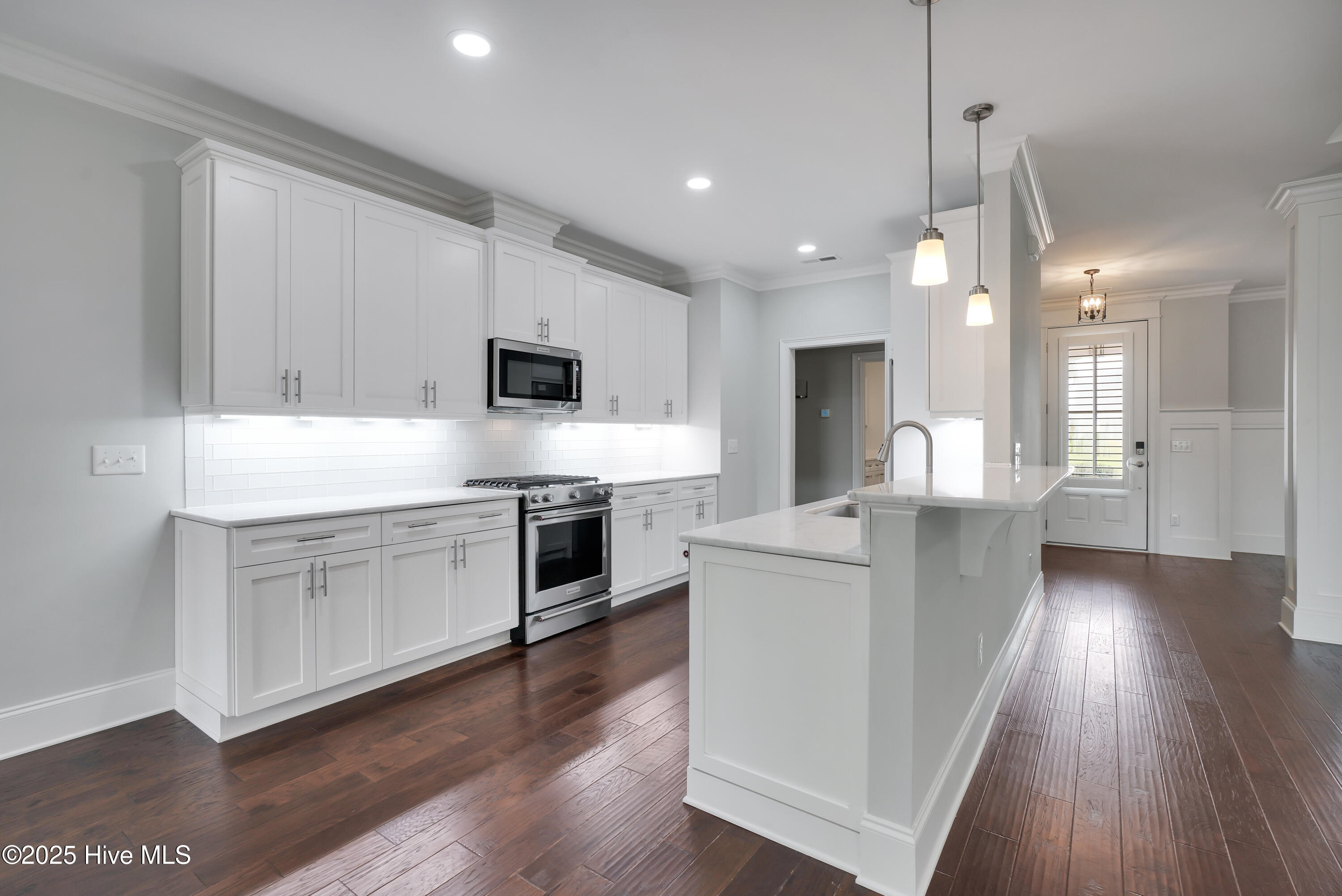 100524954 | Photo 12