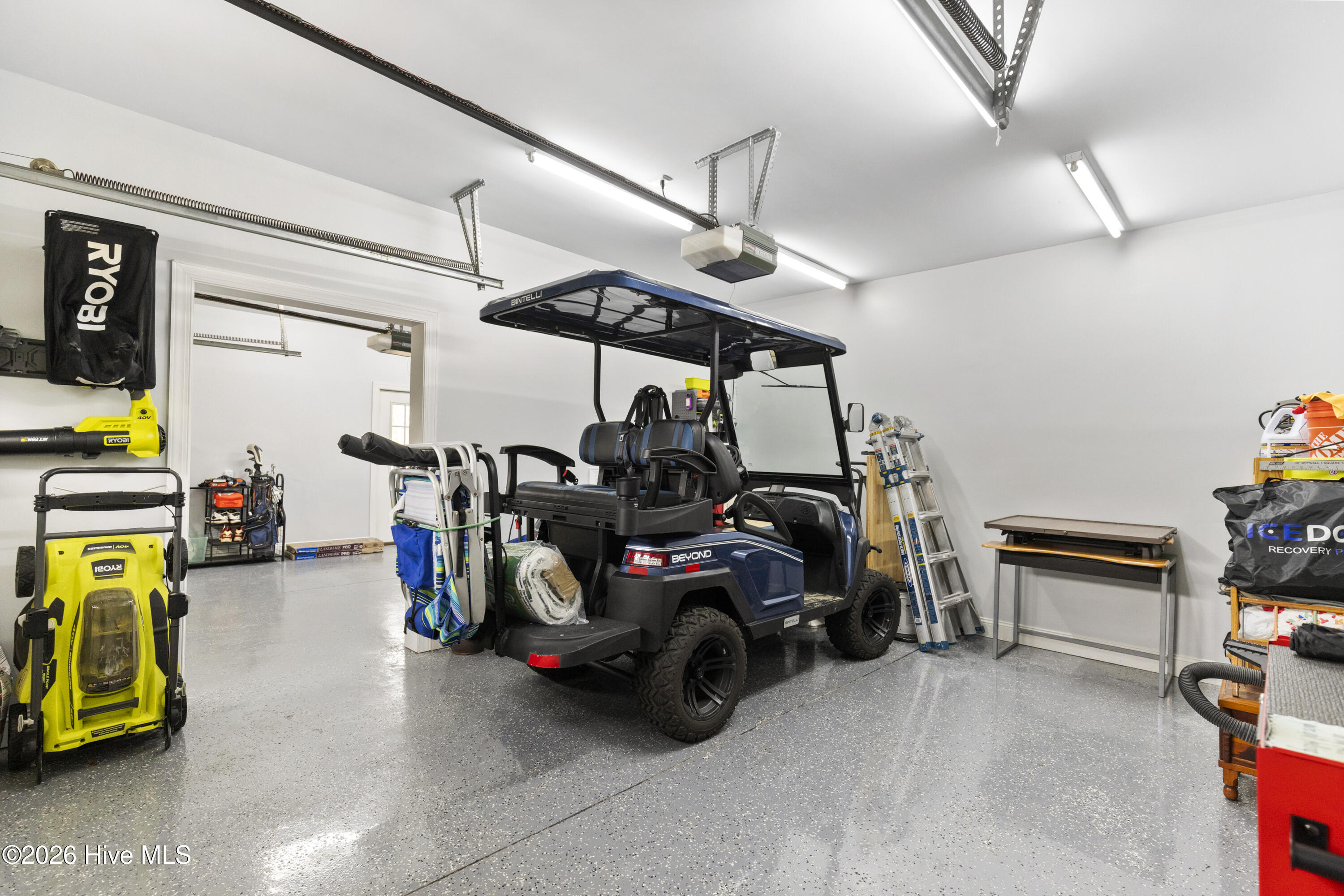 100551822 | Photo 49