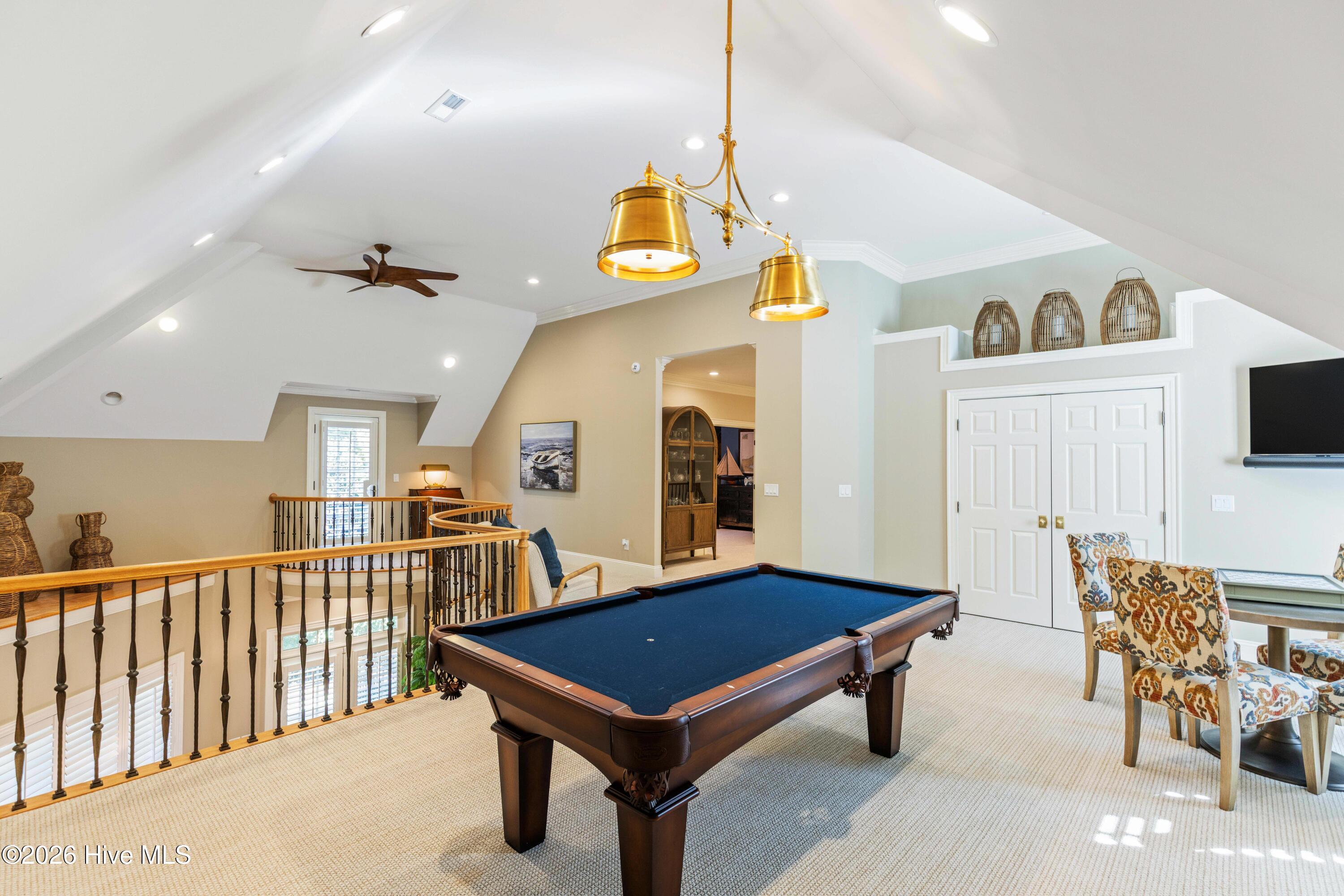 100555813 | Photo 54