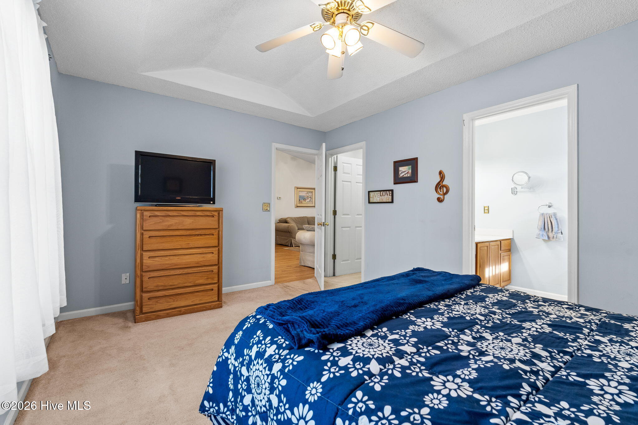 100561527 | Photo 14