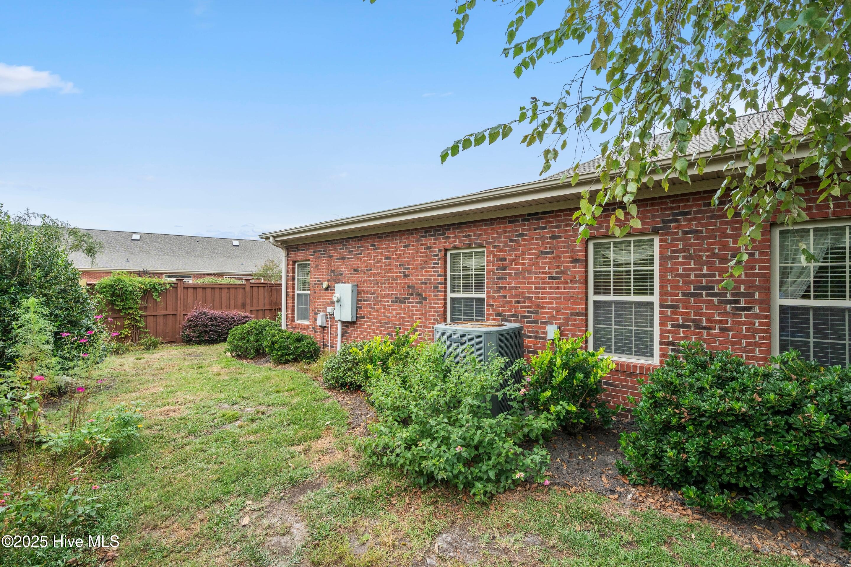 100532046 | Photo 39