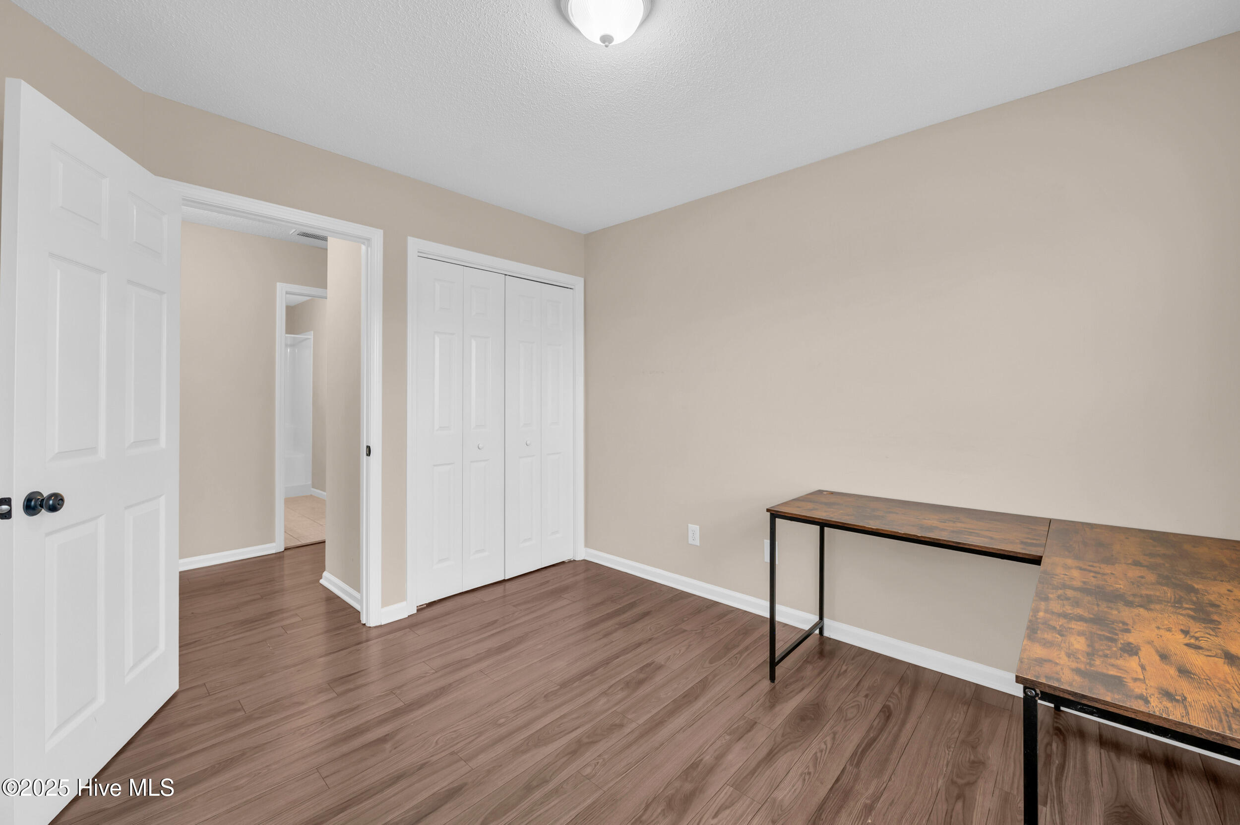 100543780 | Photo 22