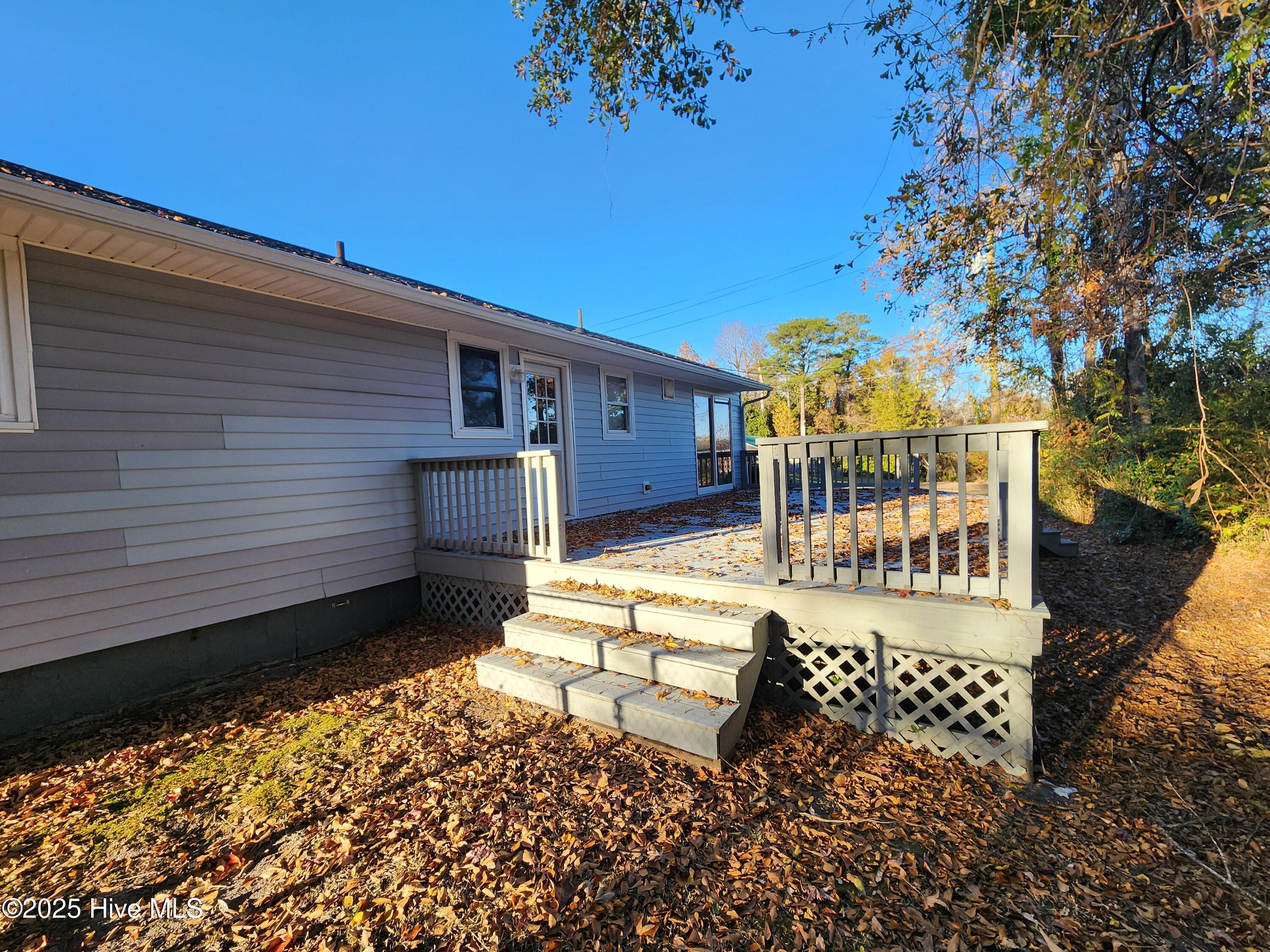 100569184 | Photo 18