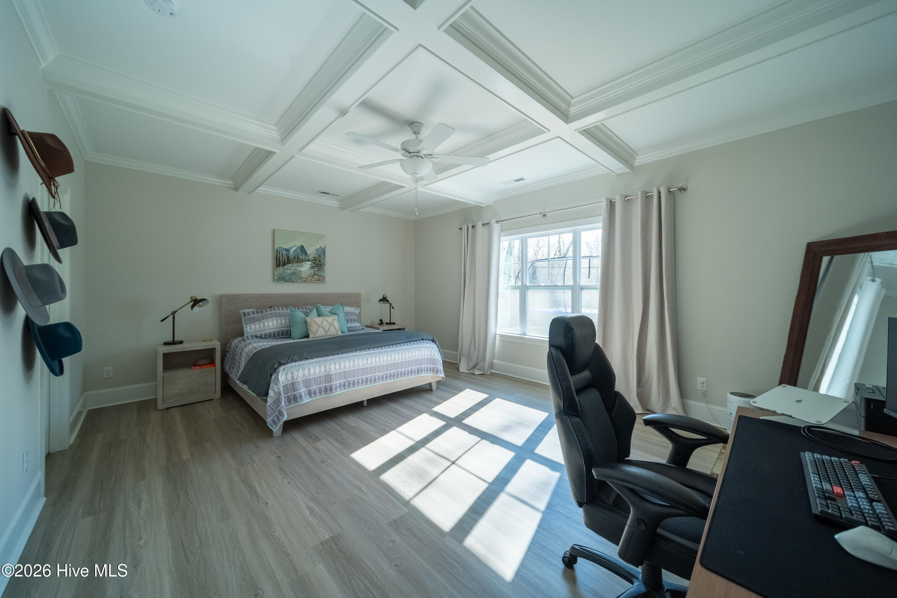 100549108 | Photo 22