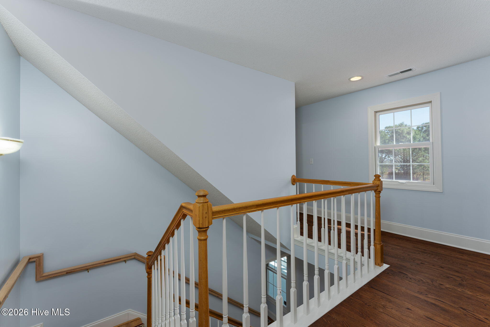 100552056 | Photo 35