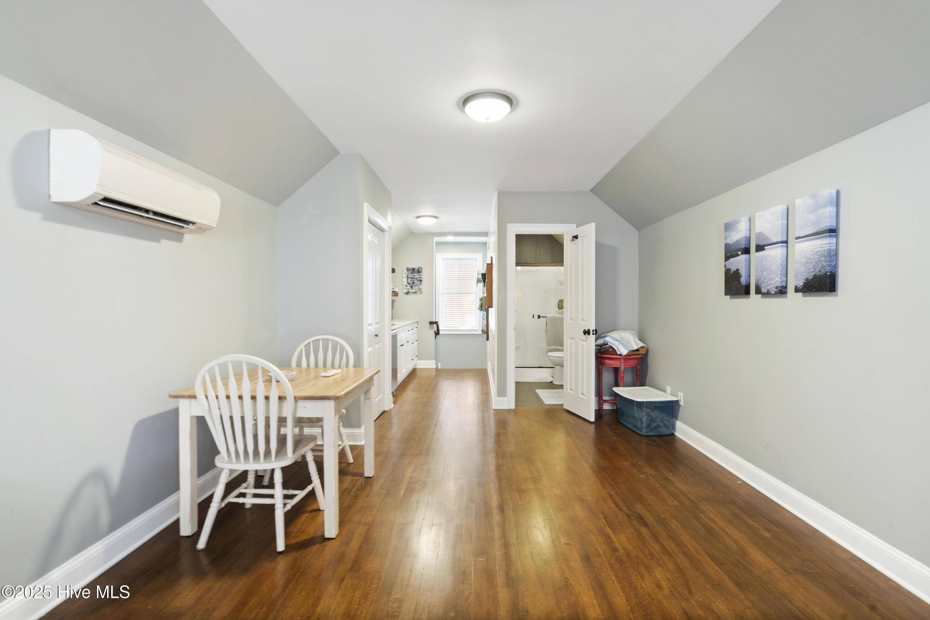 100498817 | Photo 46