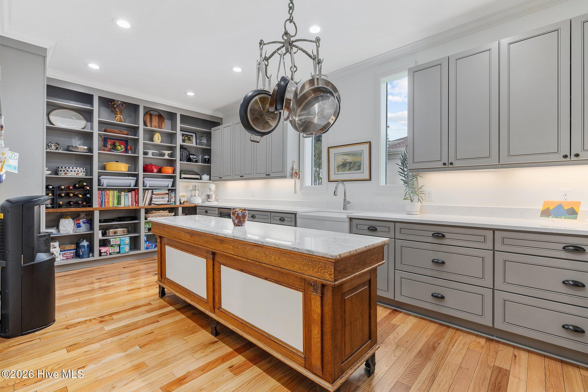 100553128 | Photo 29