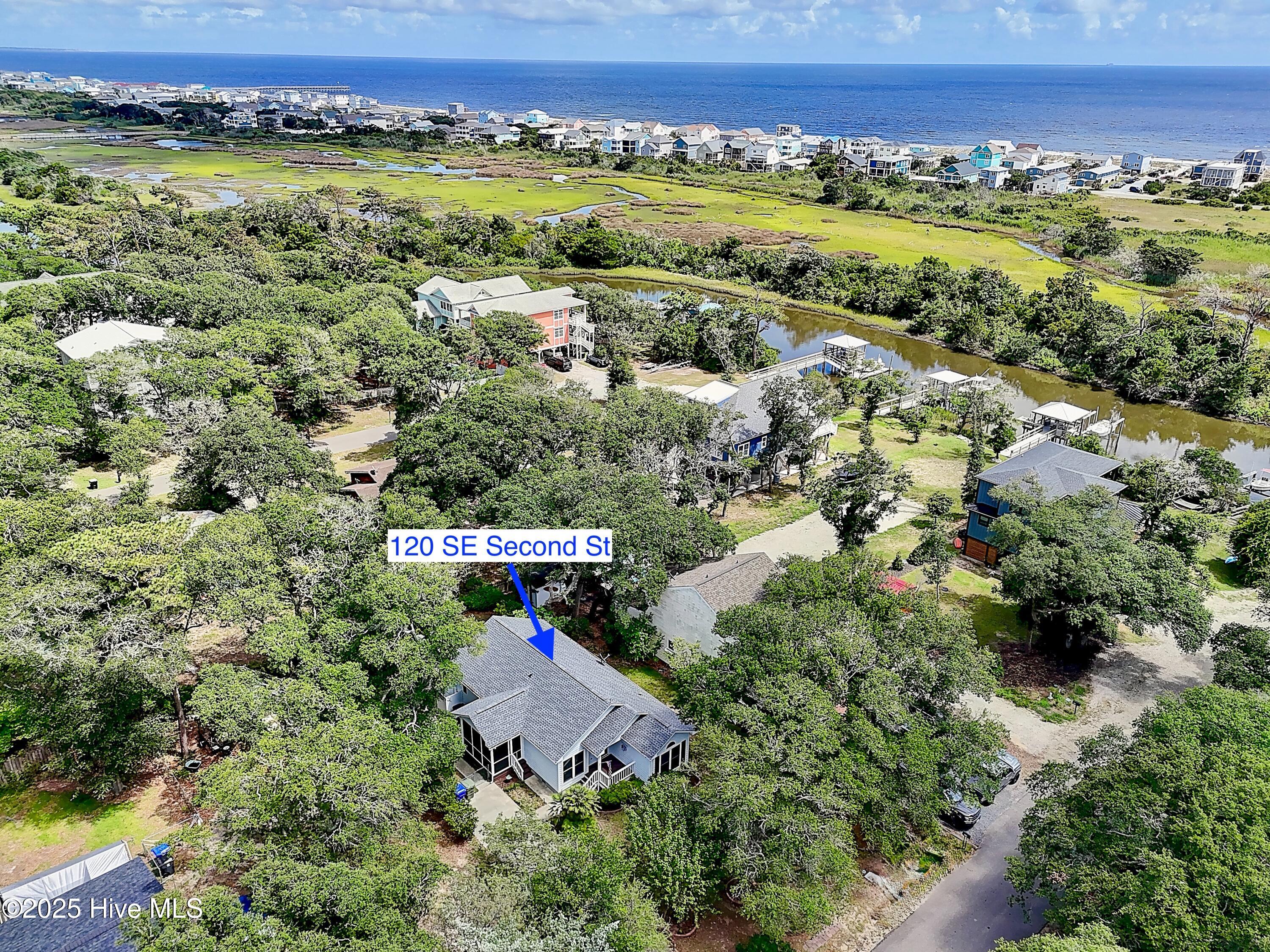 100522273 | Photo 32