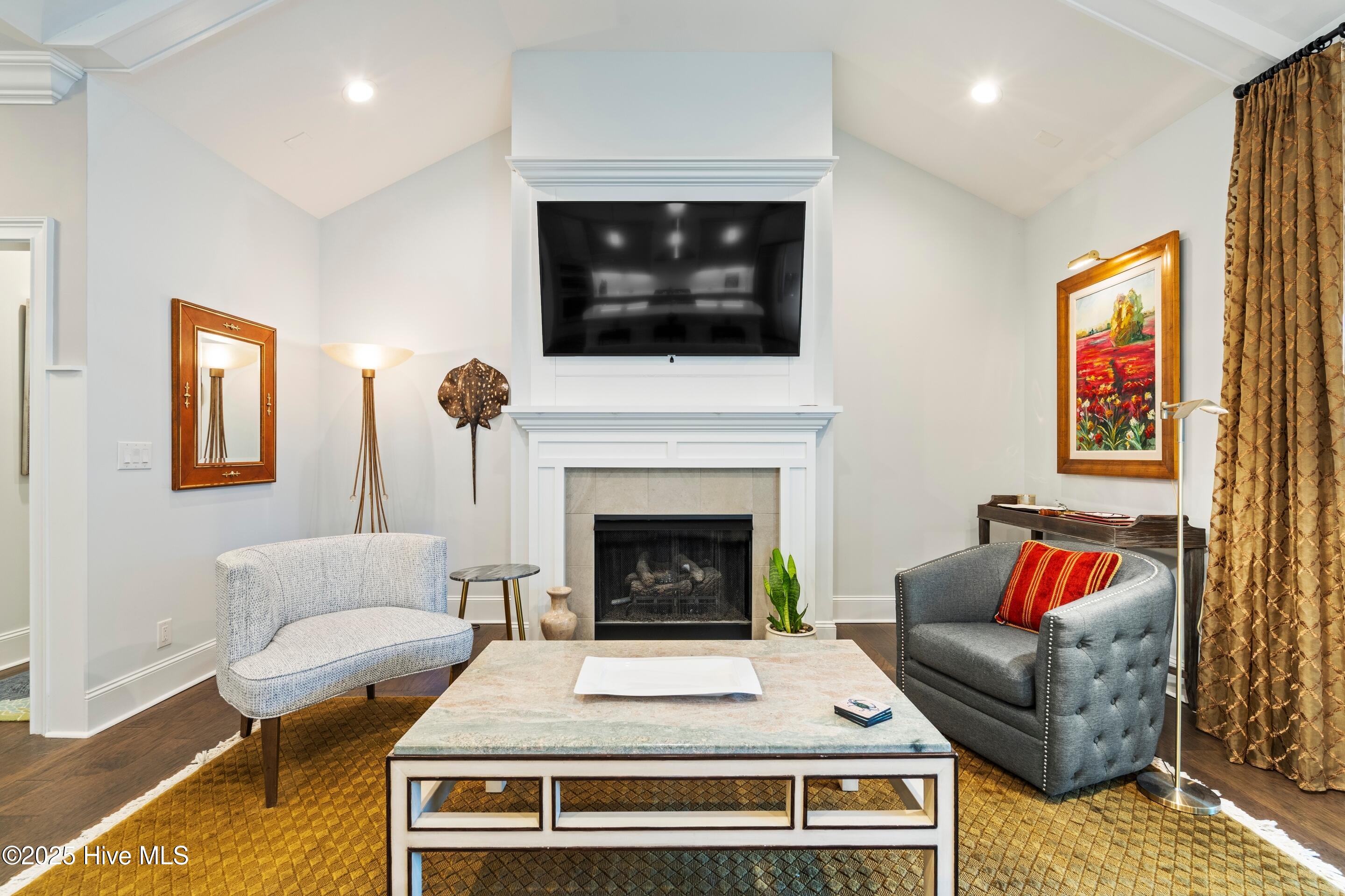 100542073 | Photo 14