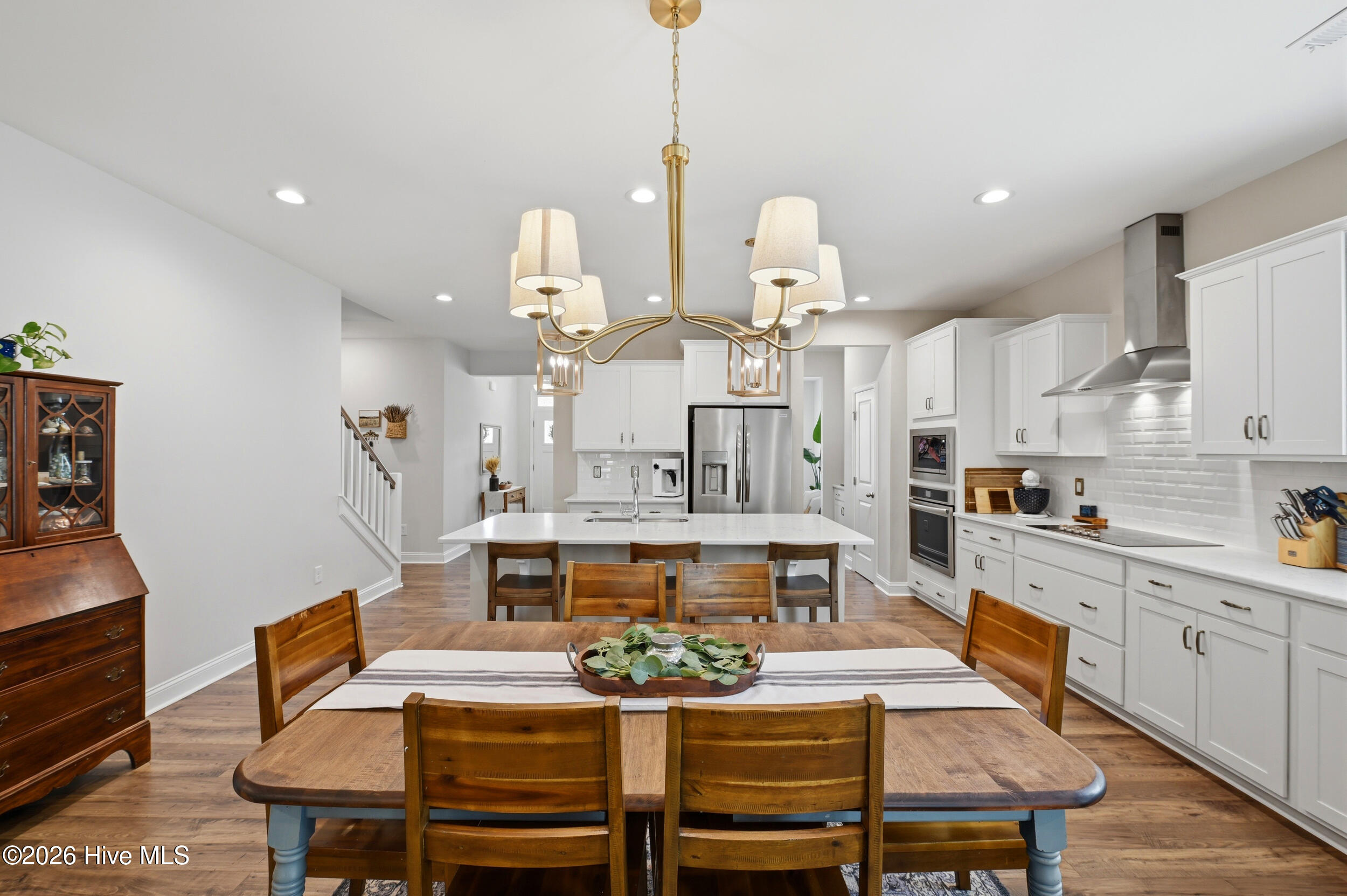 100562892 | Photo 15