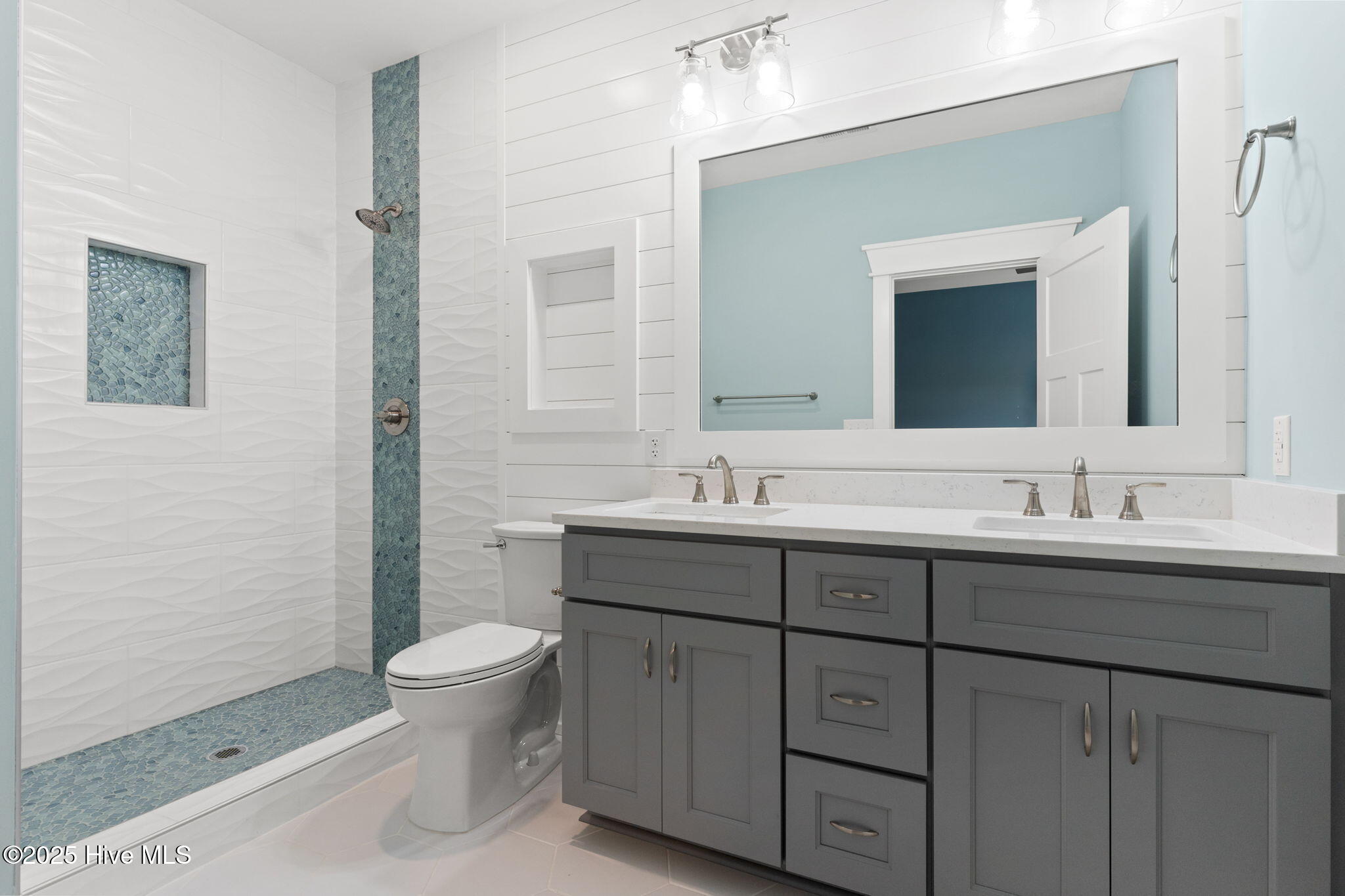 100524435 | Photo 21