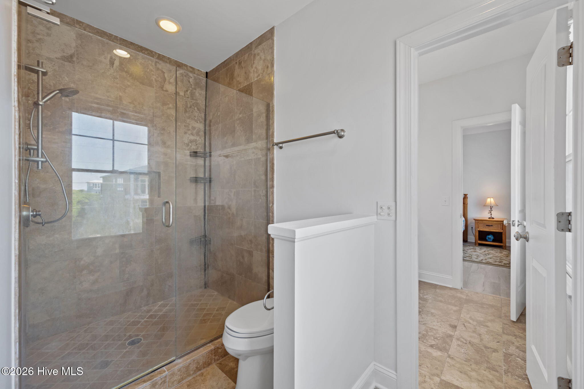 100570241 | Photo 49