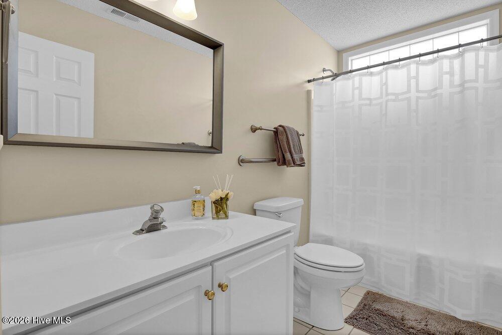 100549483 | Photo 15