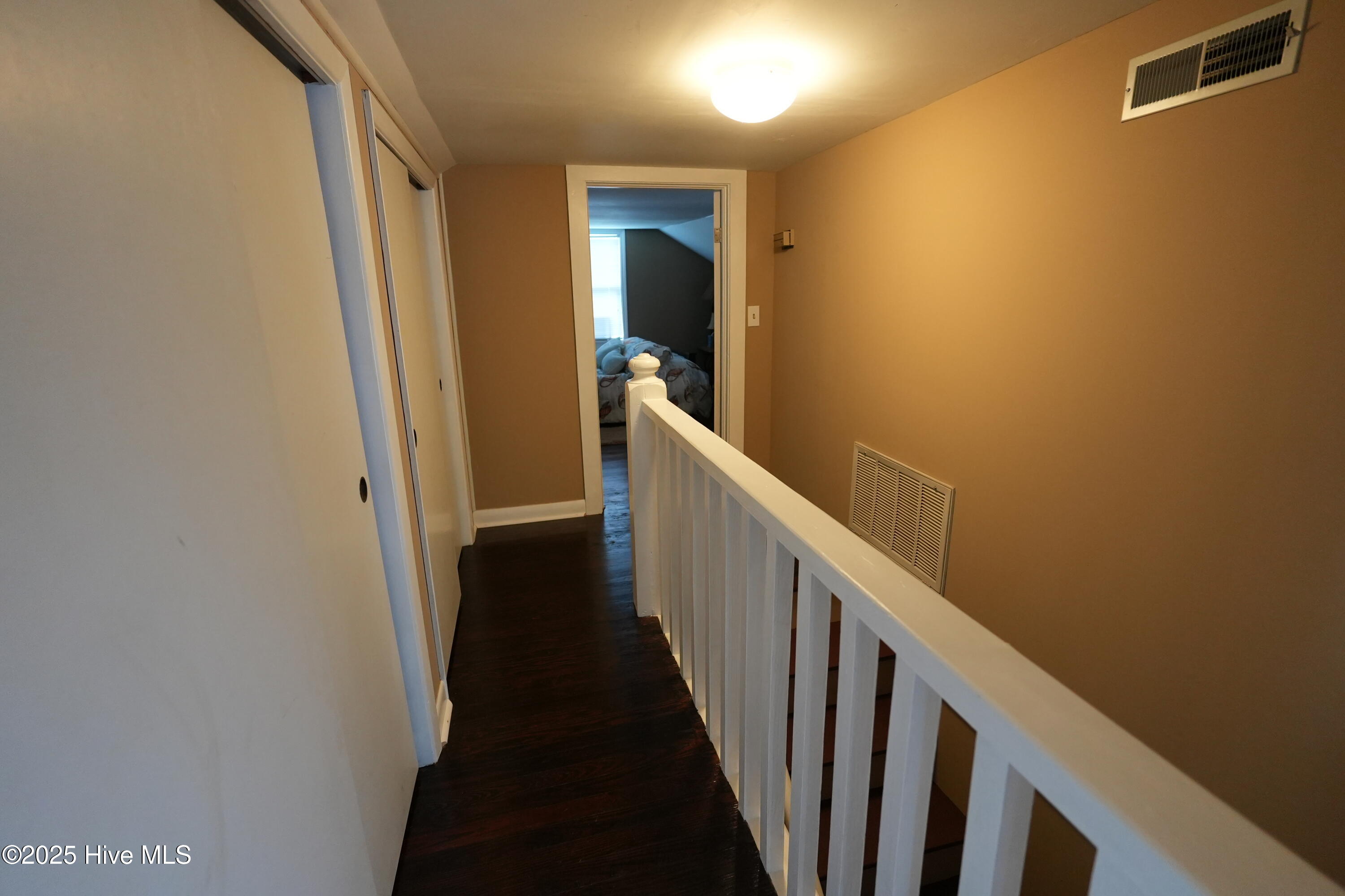 100534427 | Photo 17