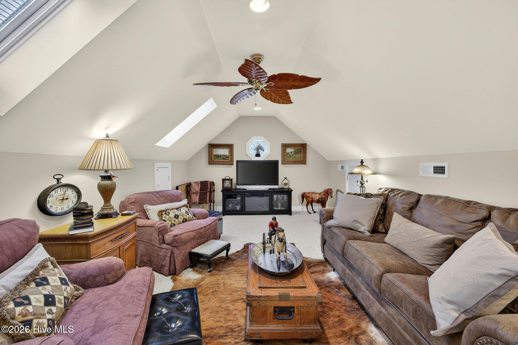 100558563 | Photo 53