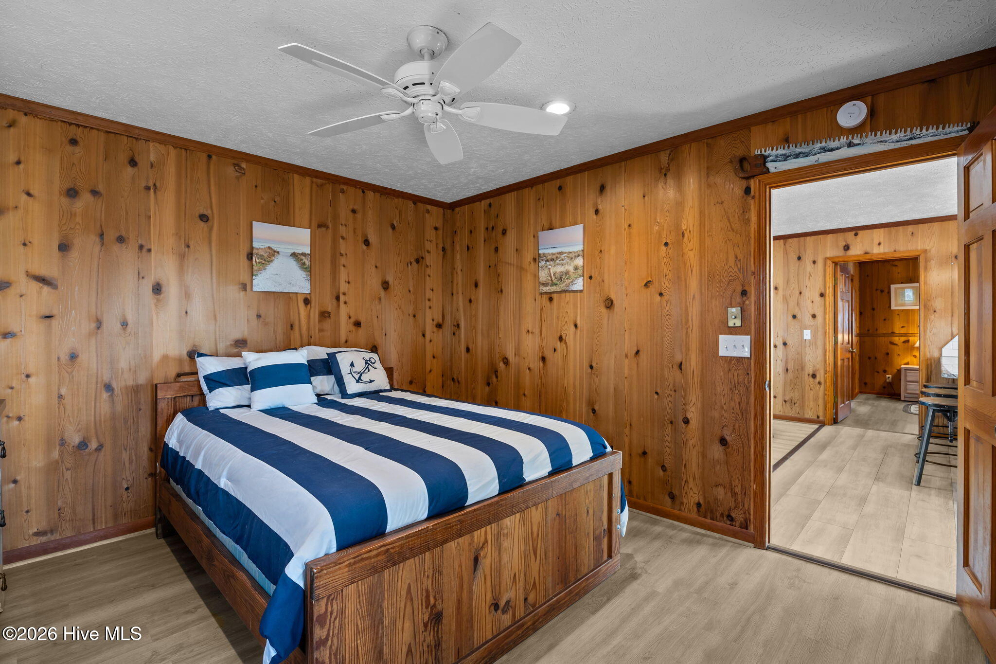 100545181 | Photo 15