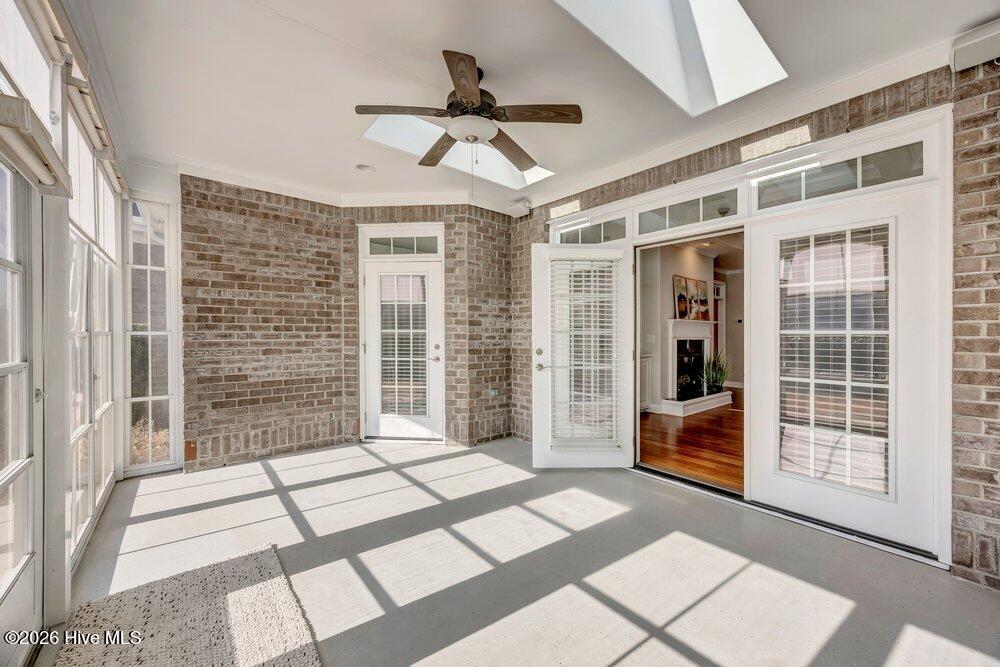 100553772 | Photo 19