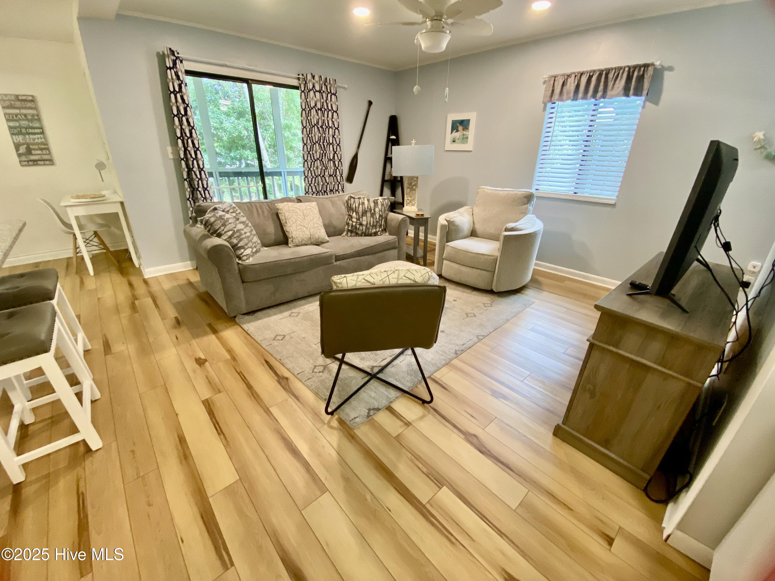 100527241 | Photo 20