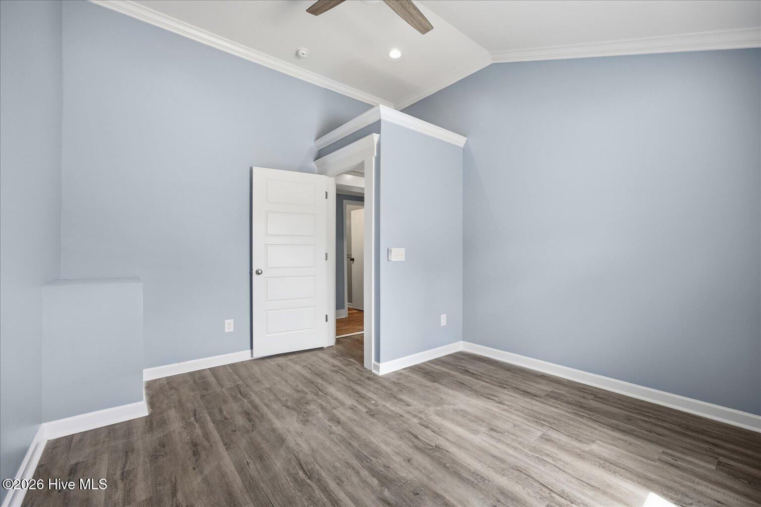 100565054 | Photo 61