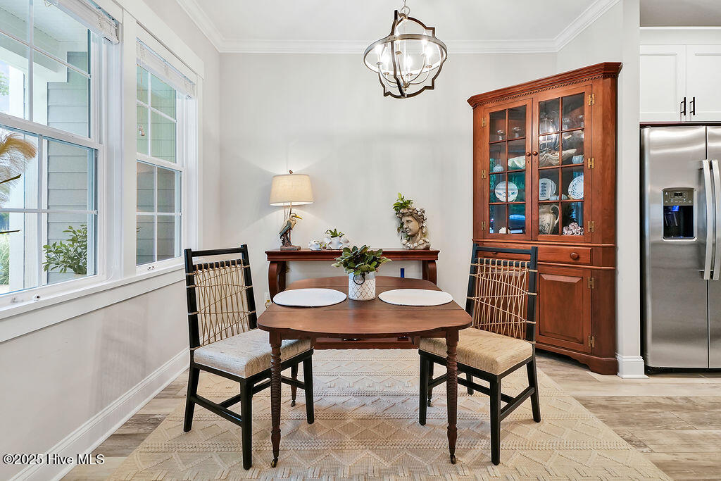 100514190 | Photo 11