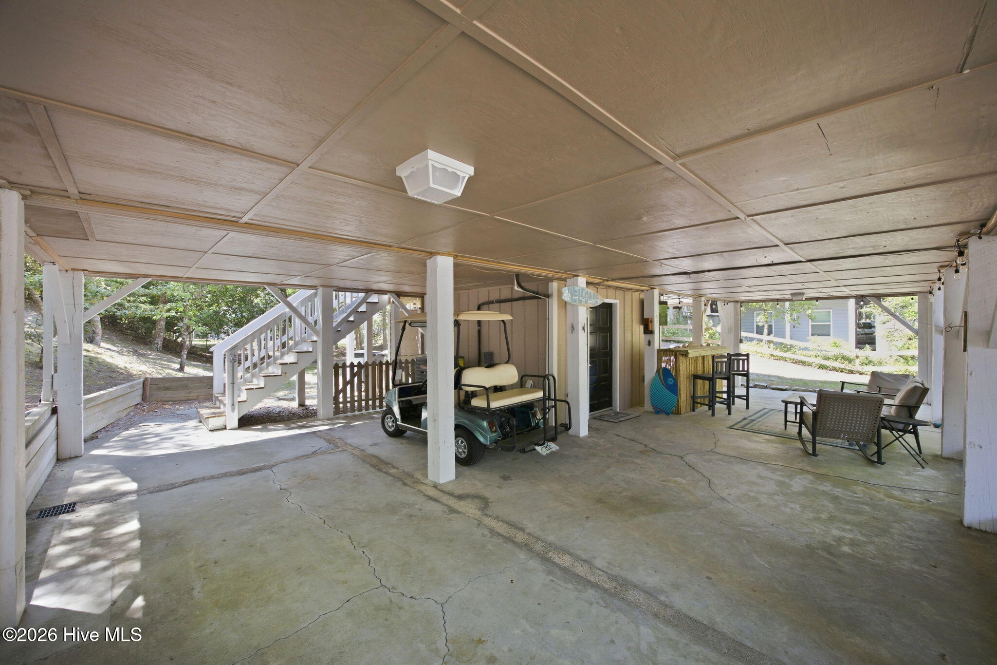 100569426 | Photo 16