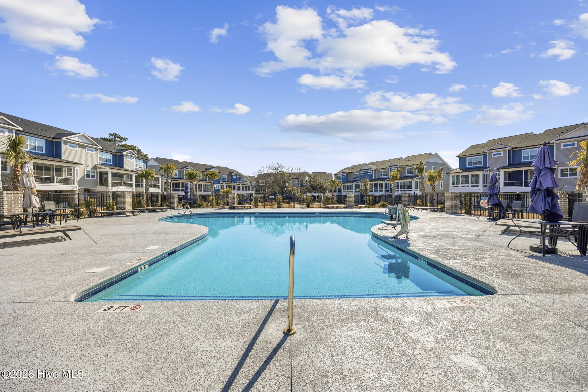 100553827 | Photo 46