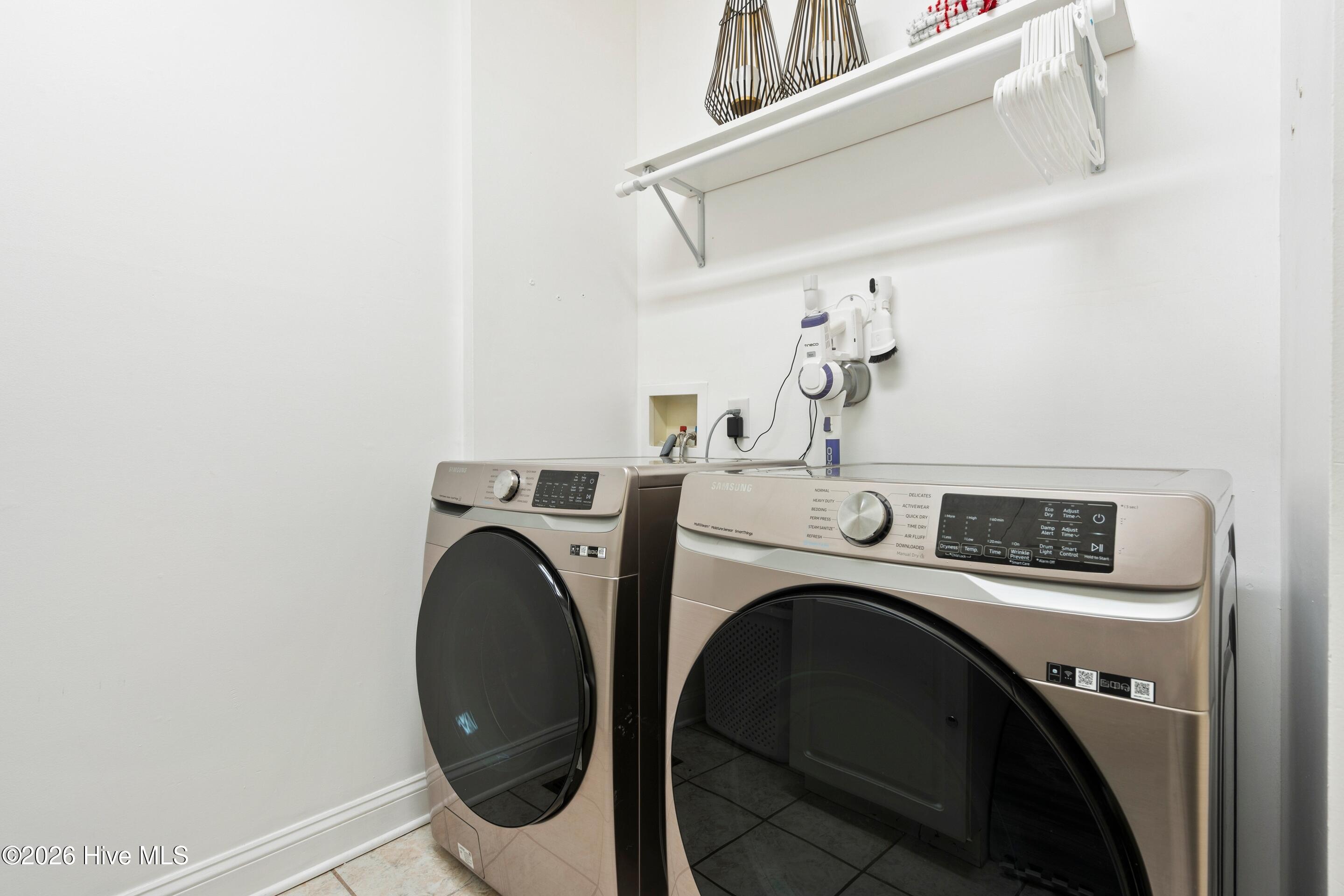 100549187 | Photo 36