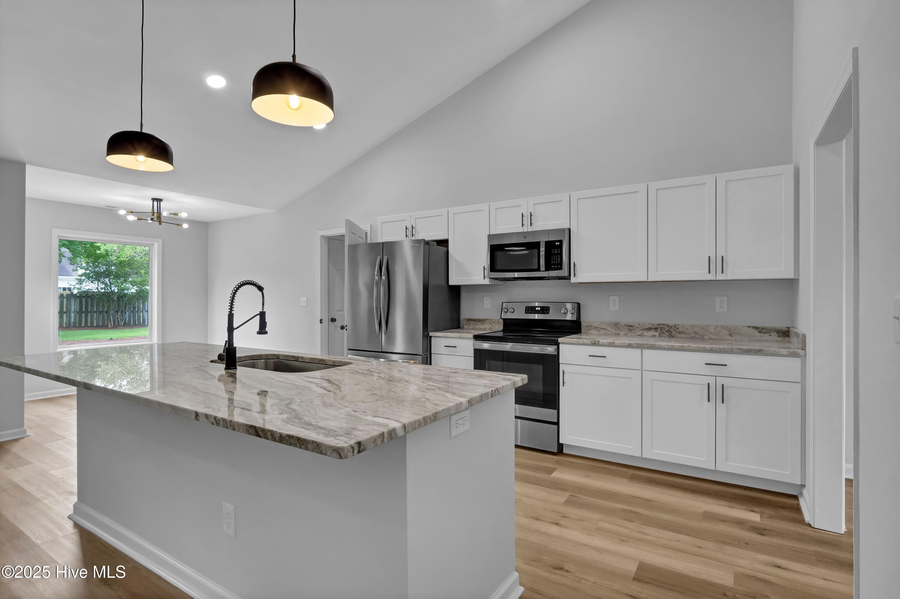 5200 Woods Edge Road, Wilmington, NC 28409 – photo 6: KITCHEN