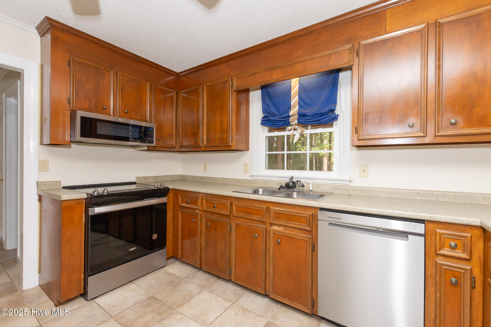 100506266 | Photo 30