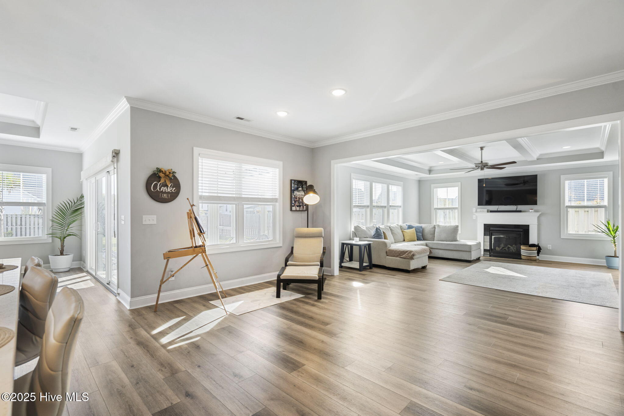 100538351 | Photo 28