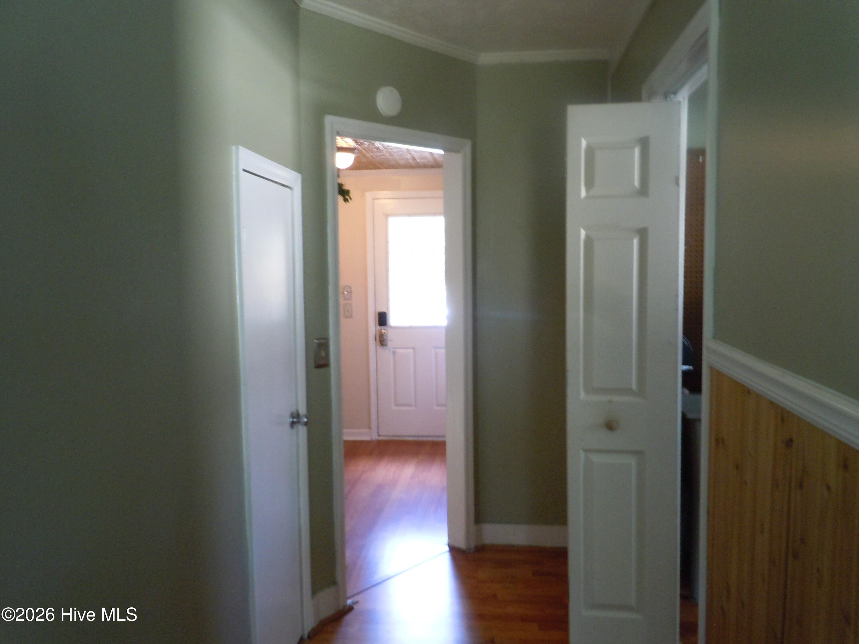 100565129 | Photo 37