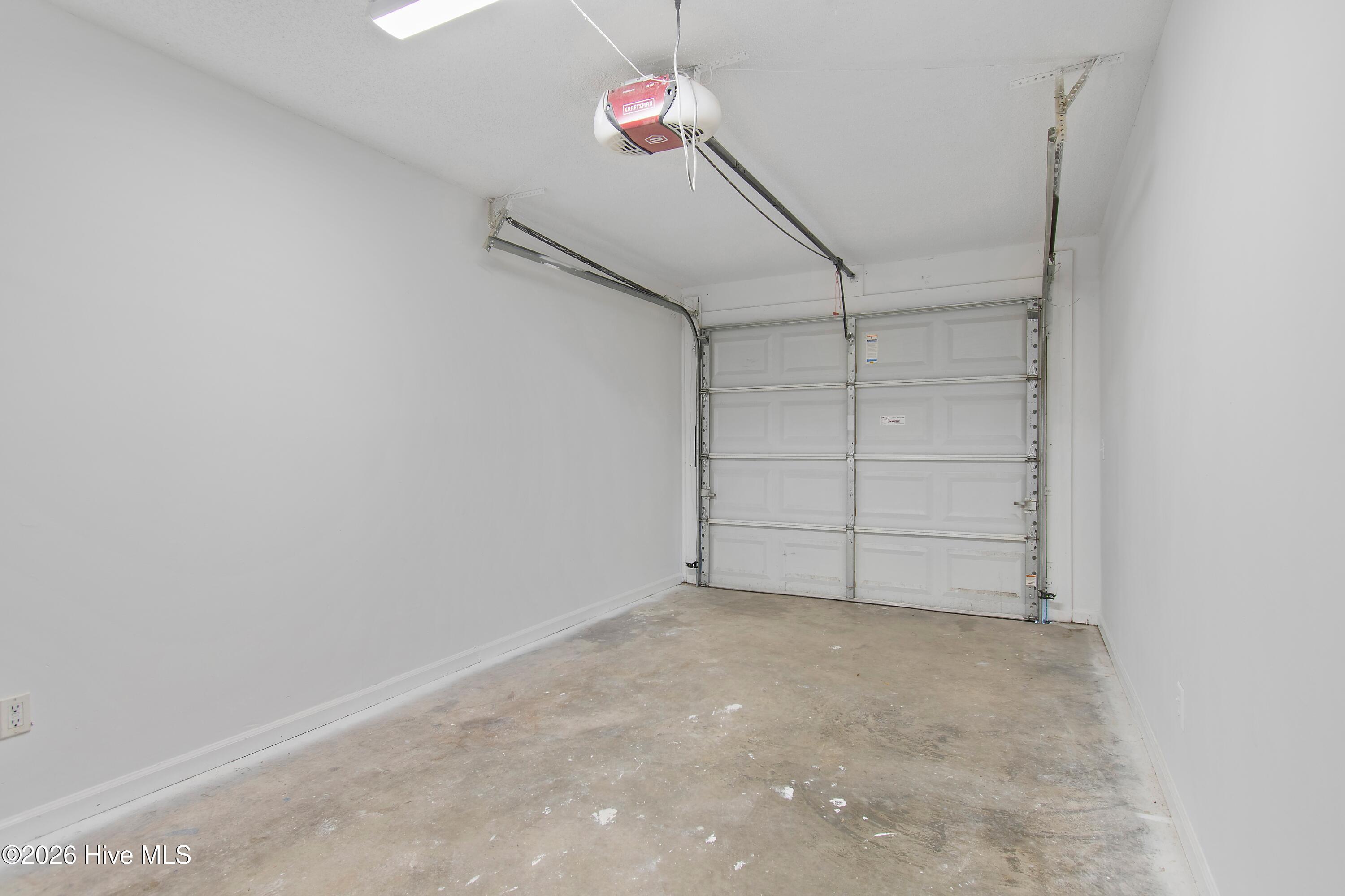 100562520 | Photo 22