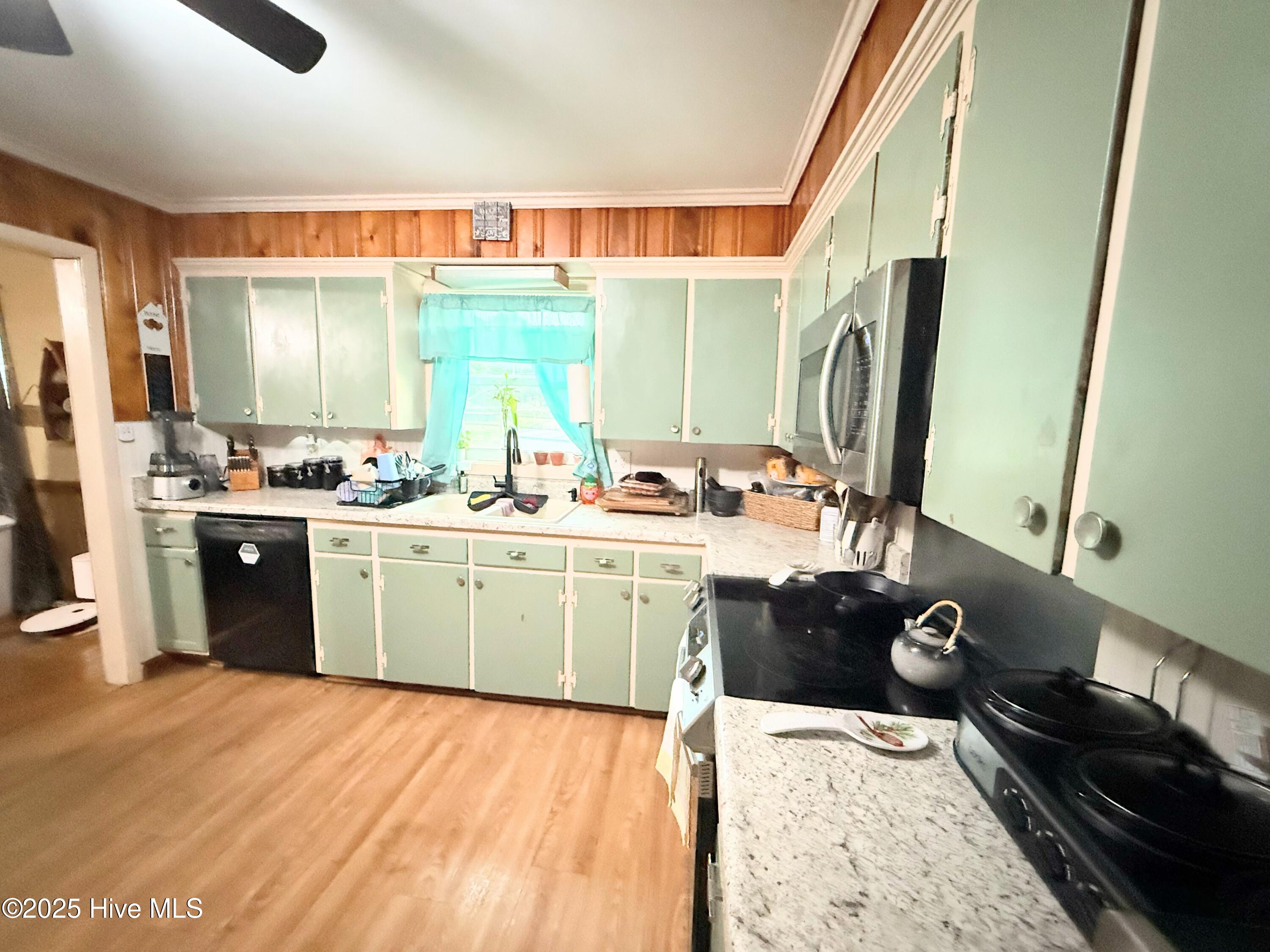 100523236 | Photo 14