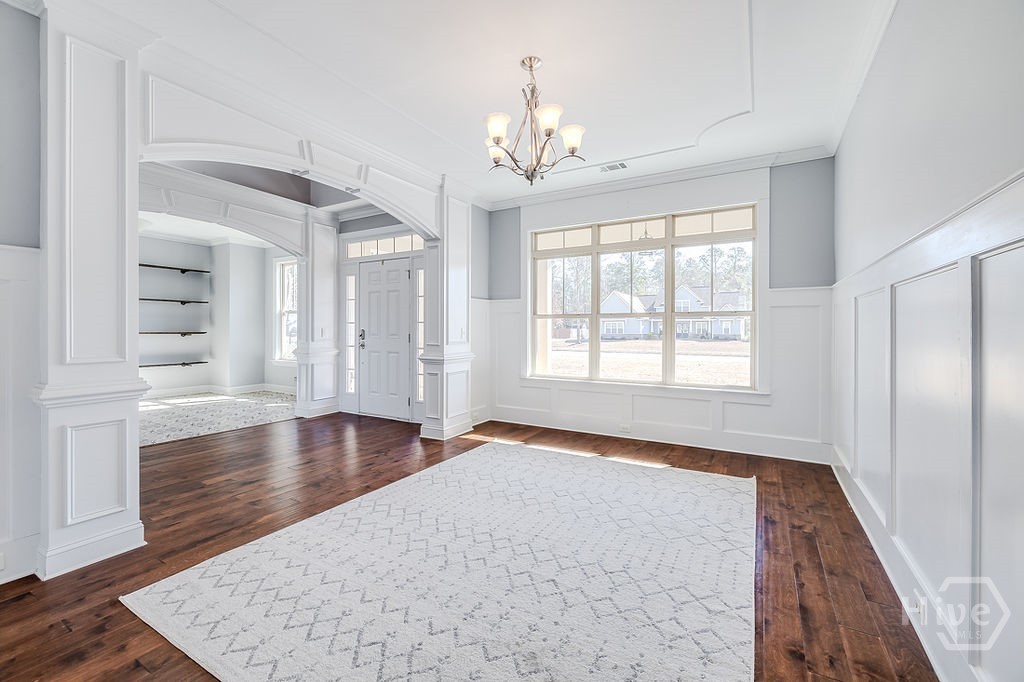 Dining Room facing front