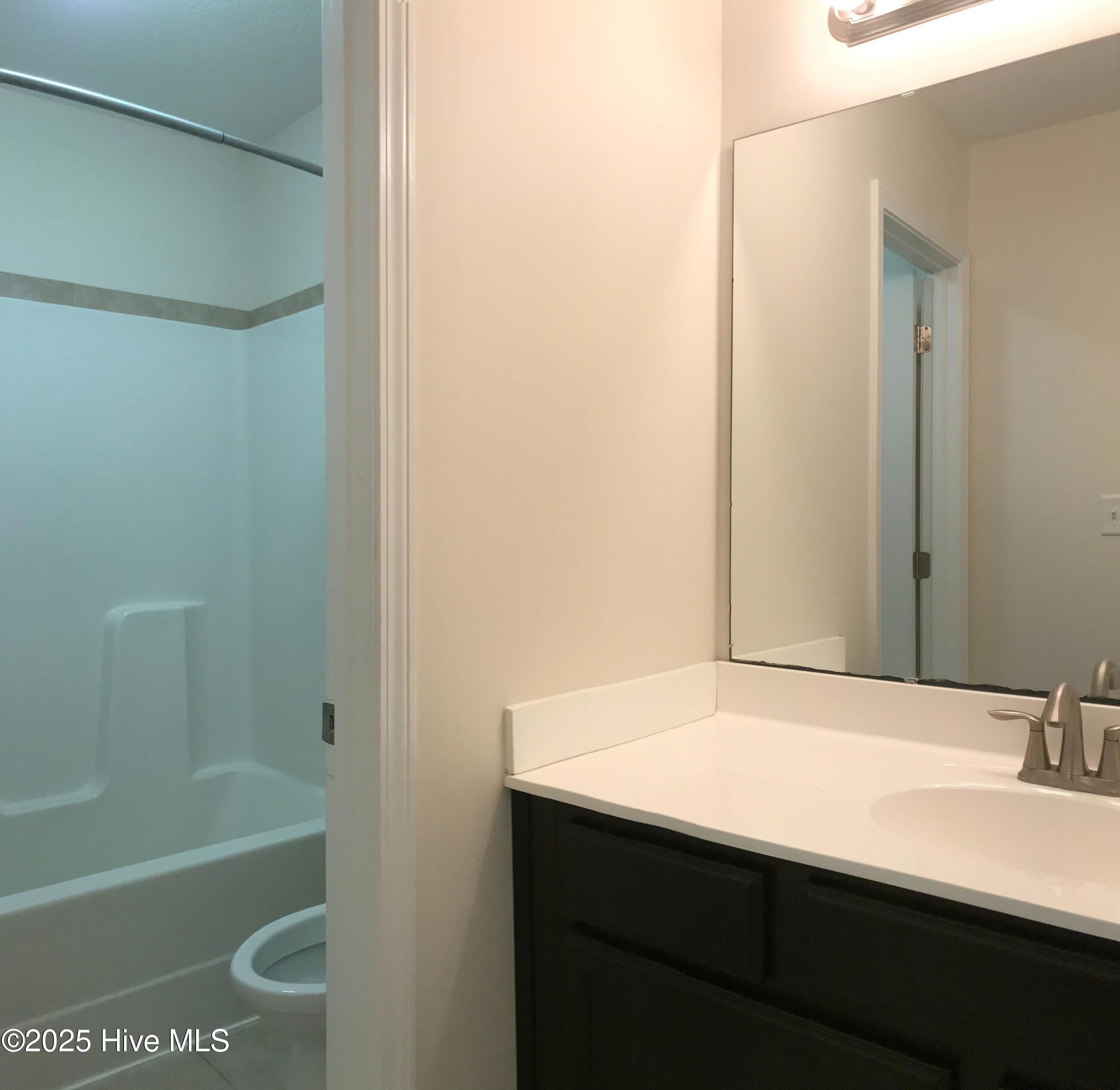 100544459 | Photo 44