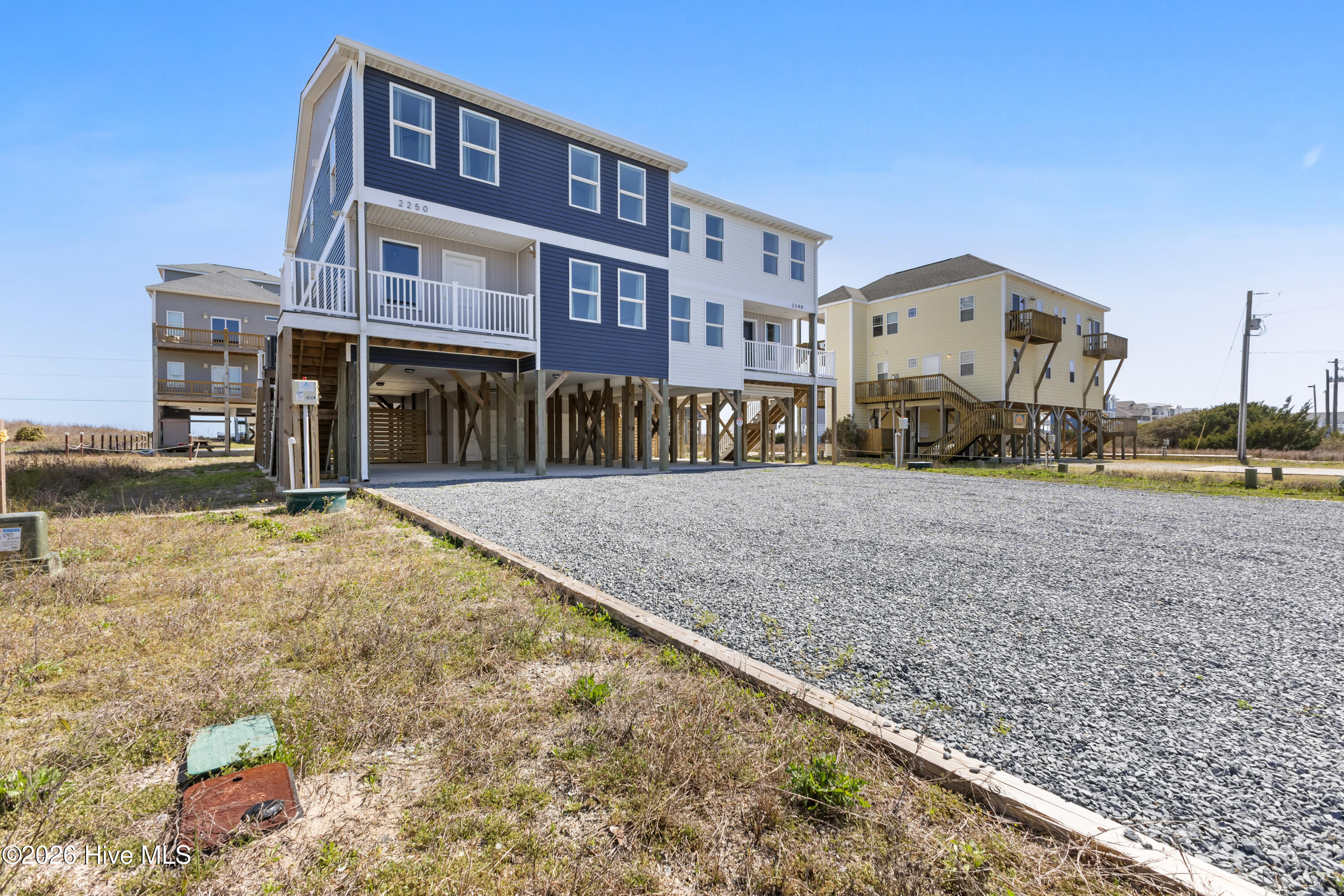 100564828 | Photo 57