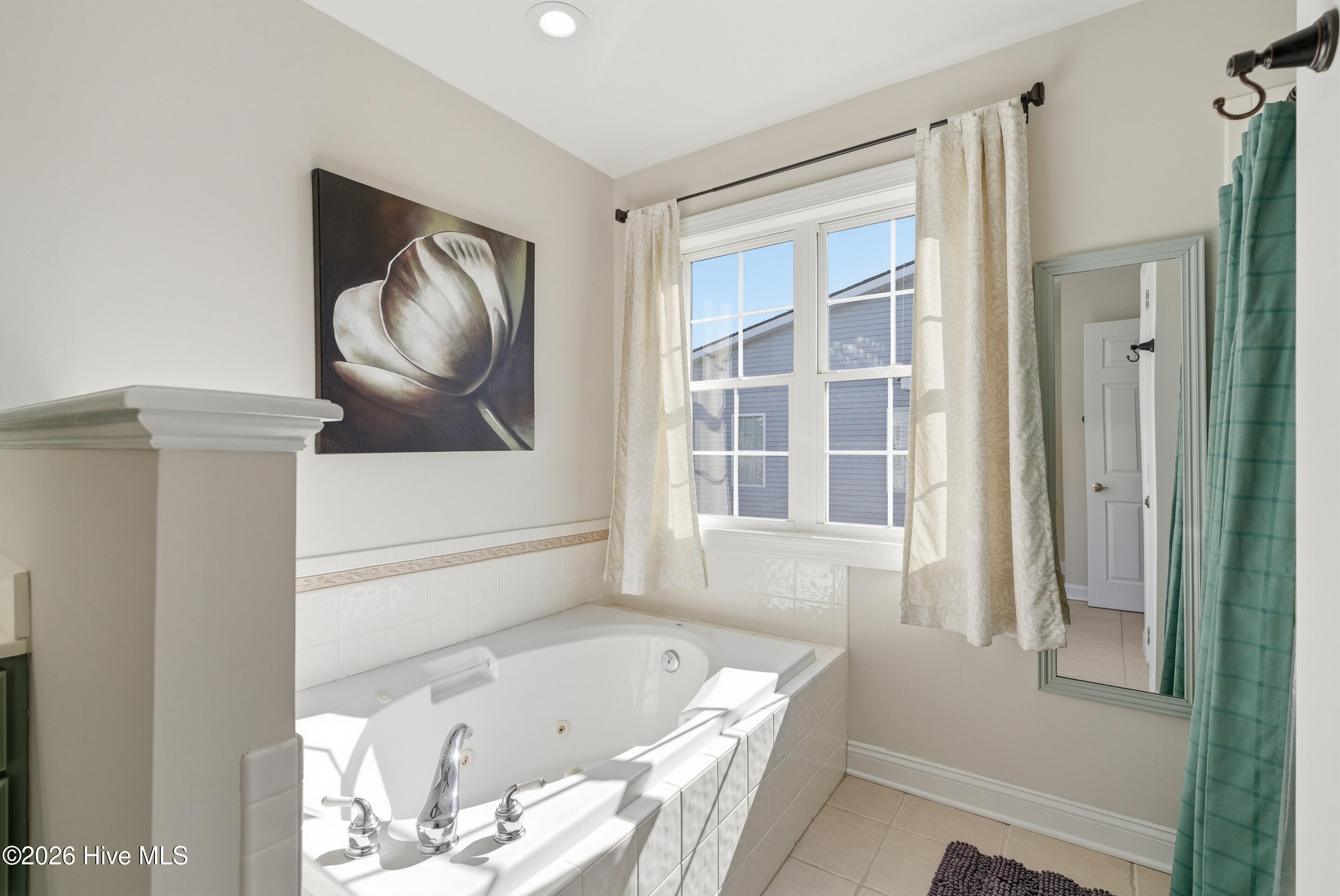 100561643 | Photo 40