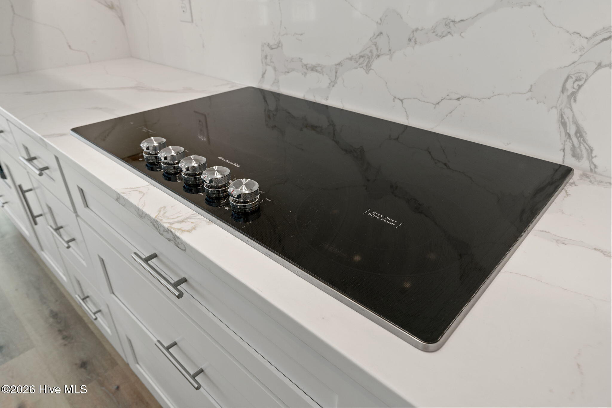 100554588 | Photo 14