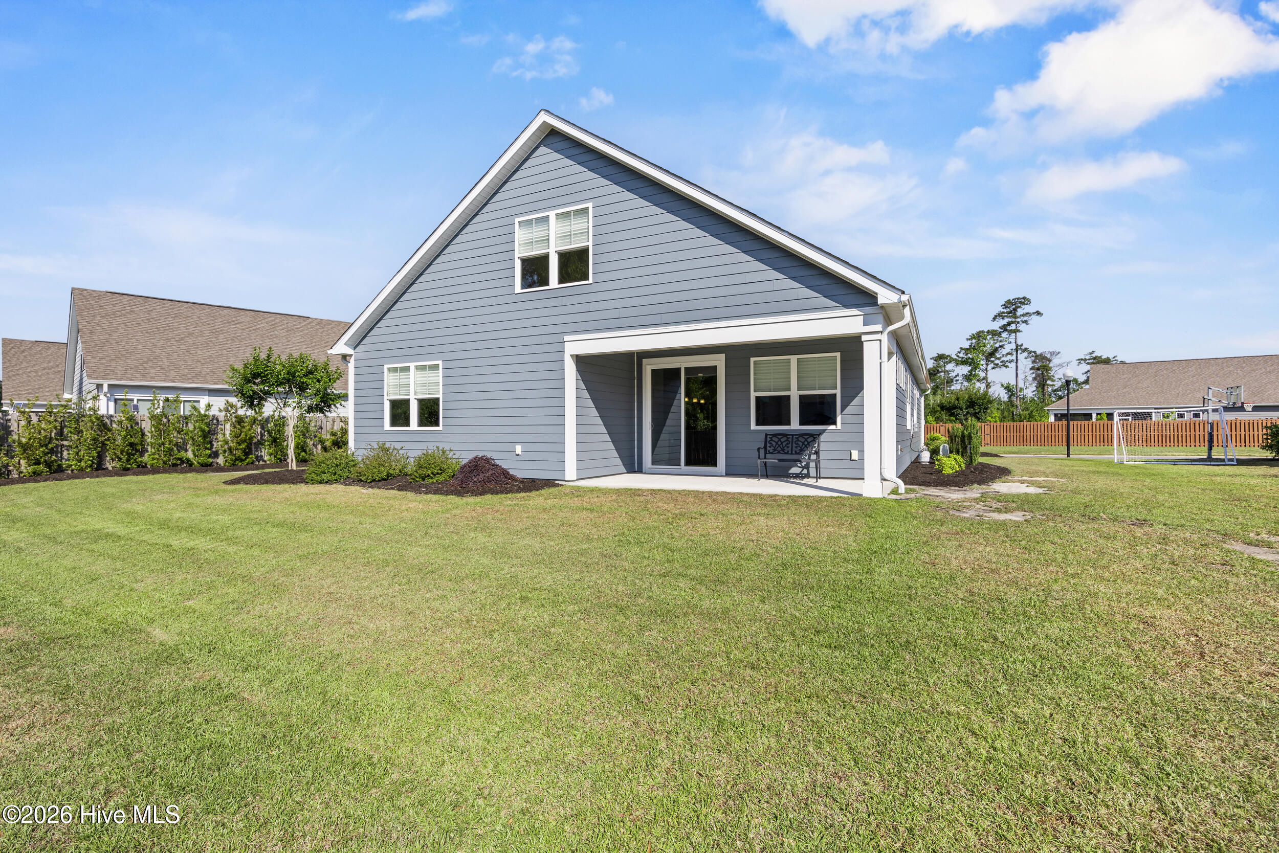 100570393 | Photo 30