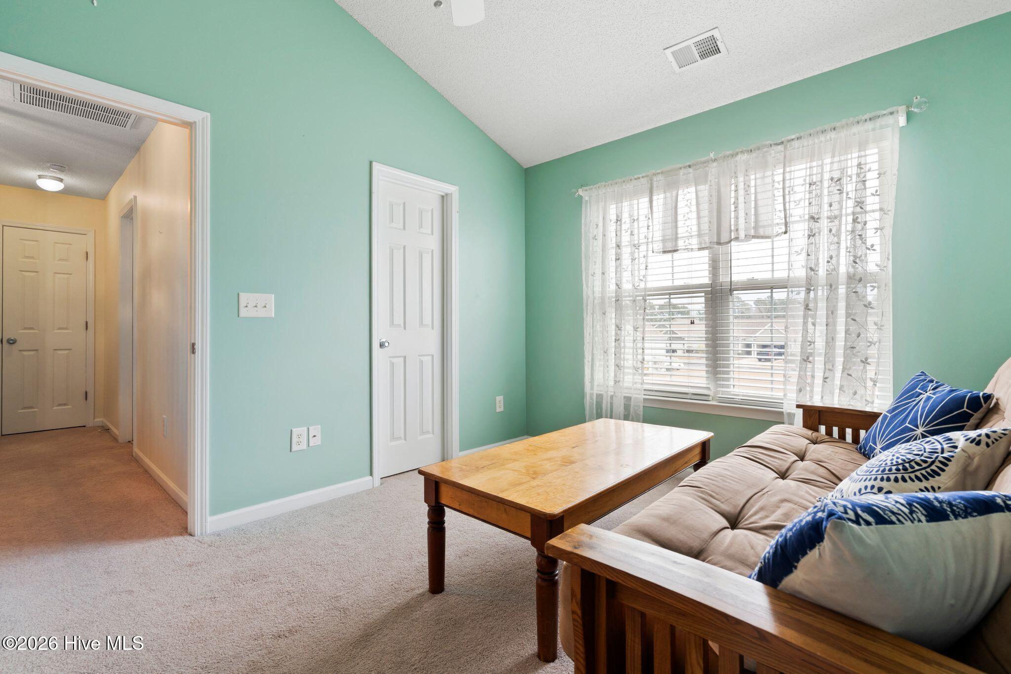 100551615 | Photo 17