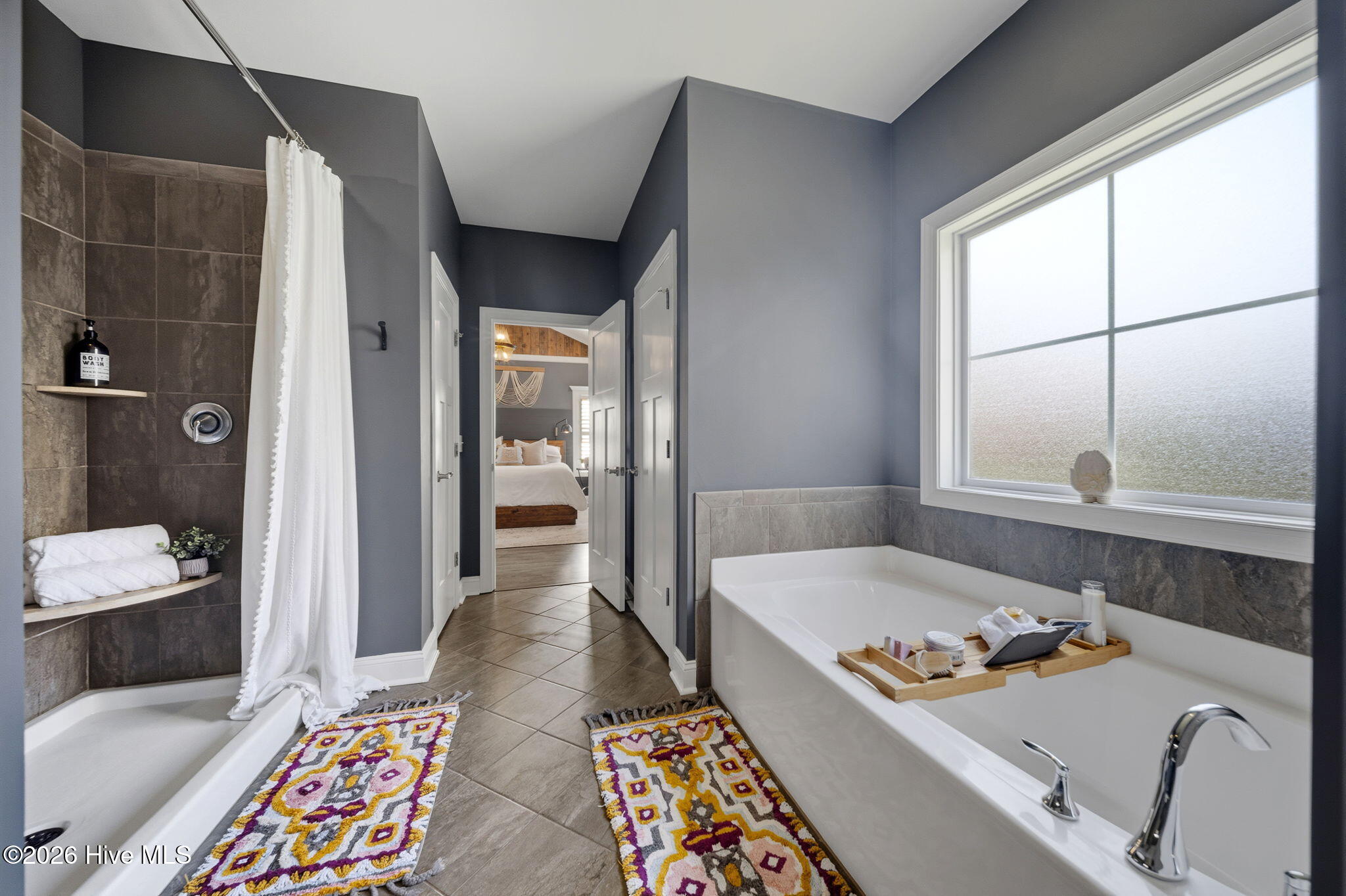 100565702 | Photo 20