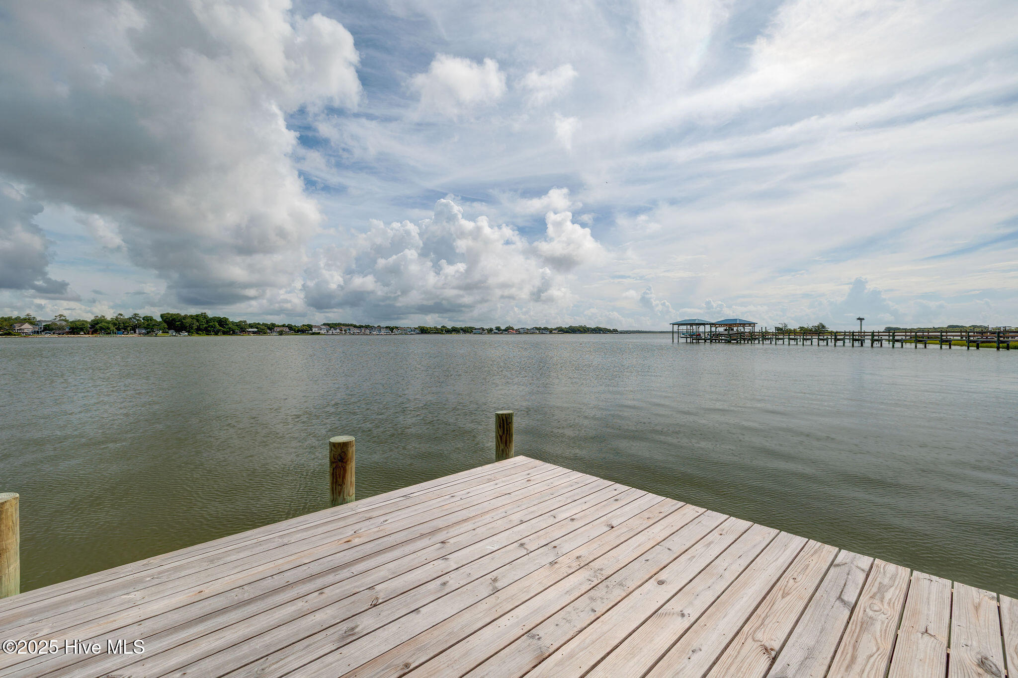 100519748 | Photo 24