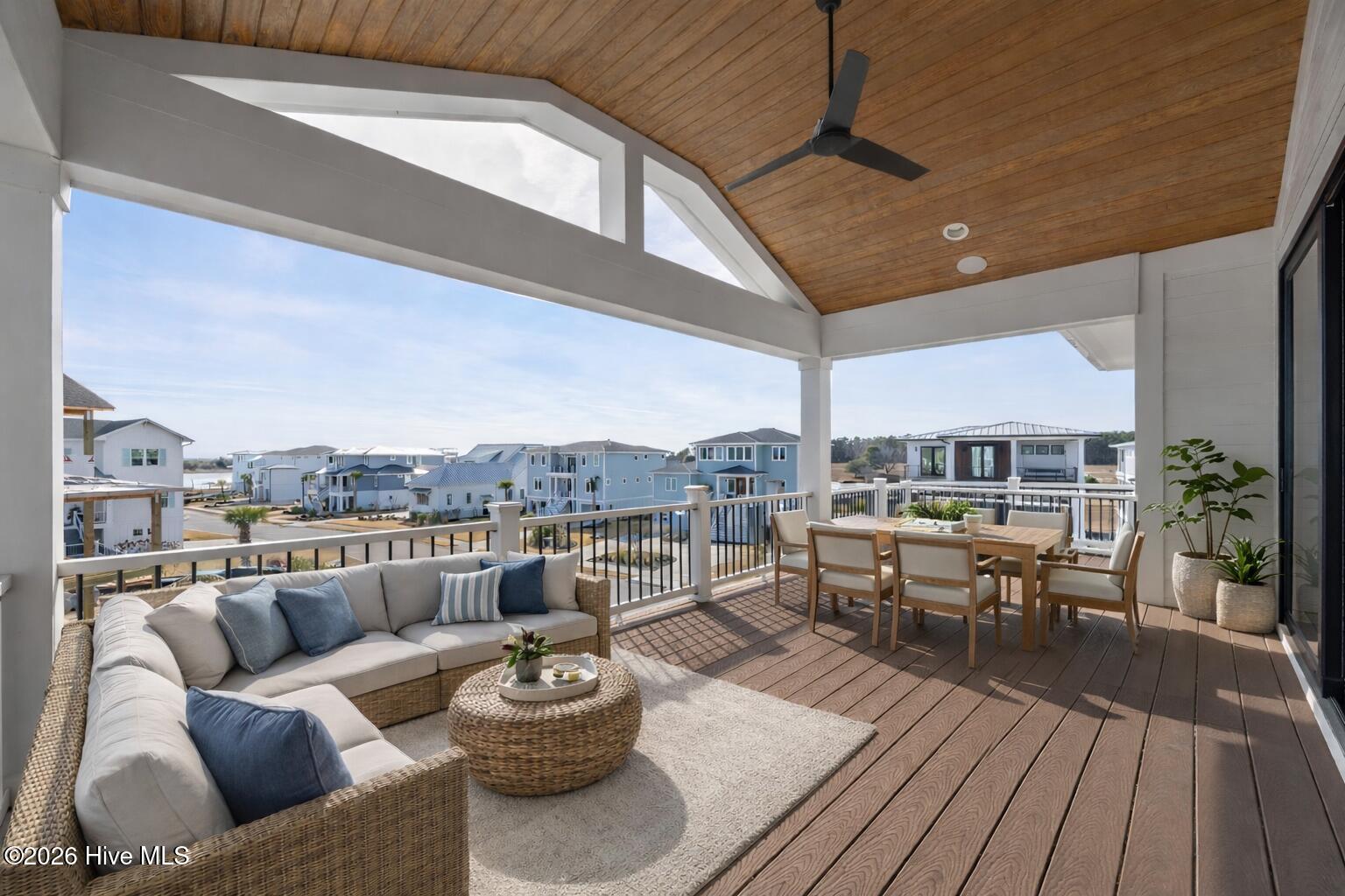 100551268 | Photo 25