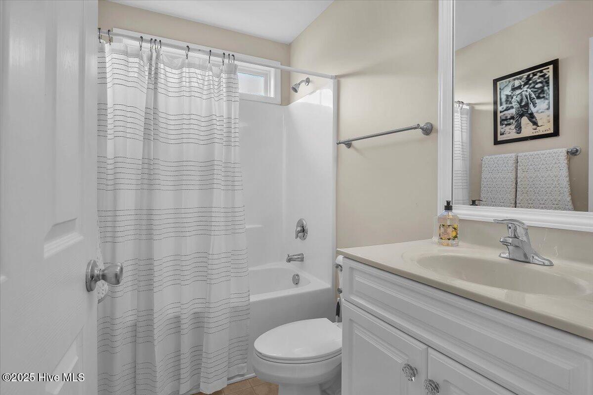 100546771 | Photo 25